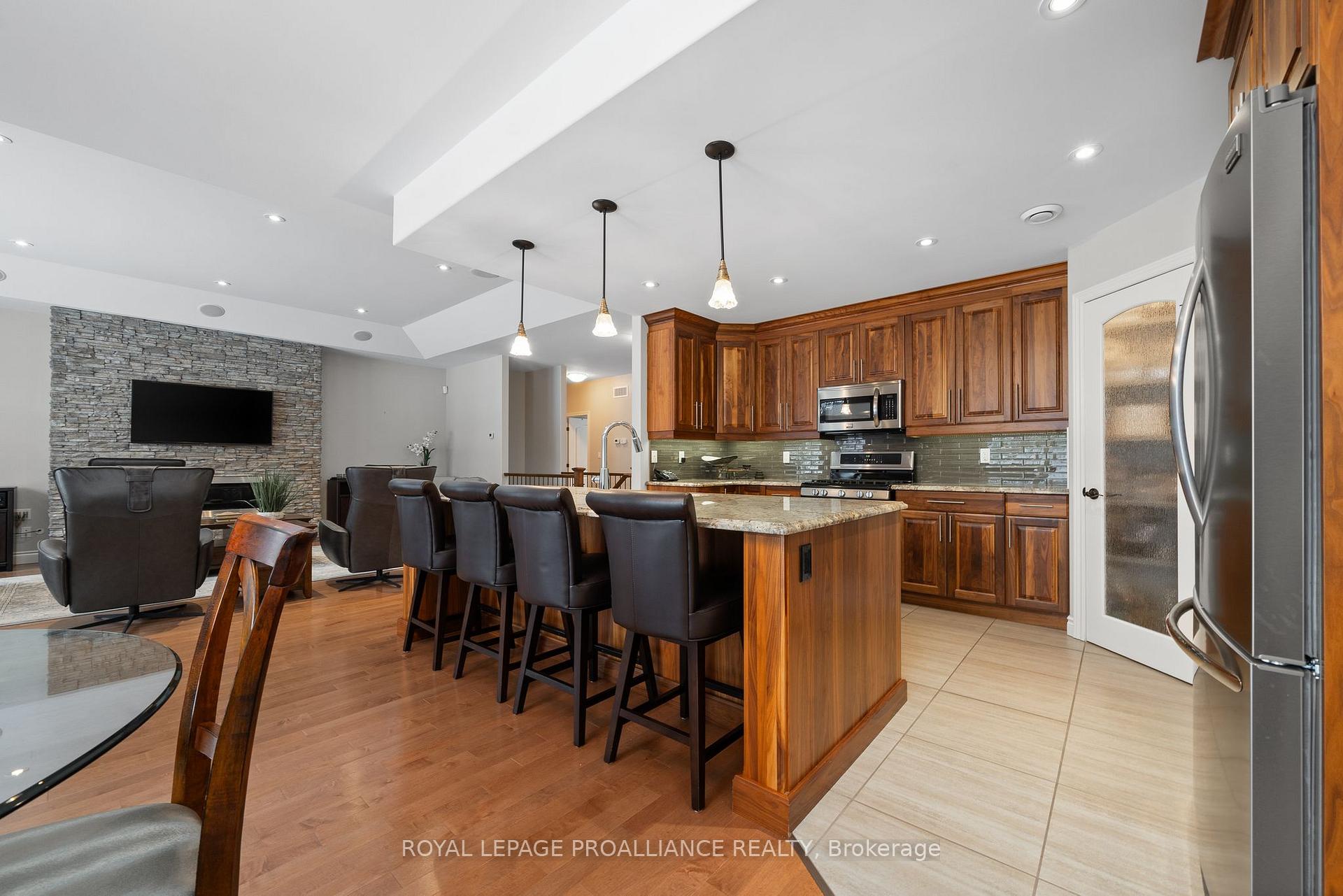 Photo 16 of 18 Windwhisper Drive, Belleville, Thurlow Ward — HOMEH