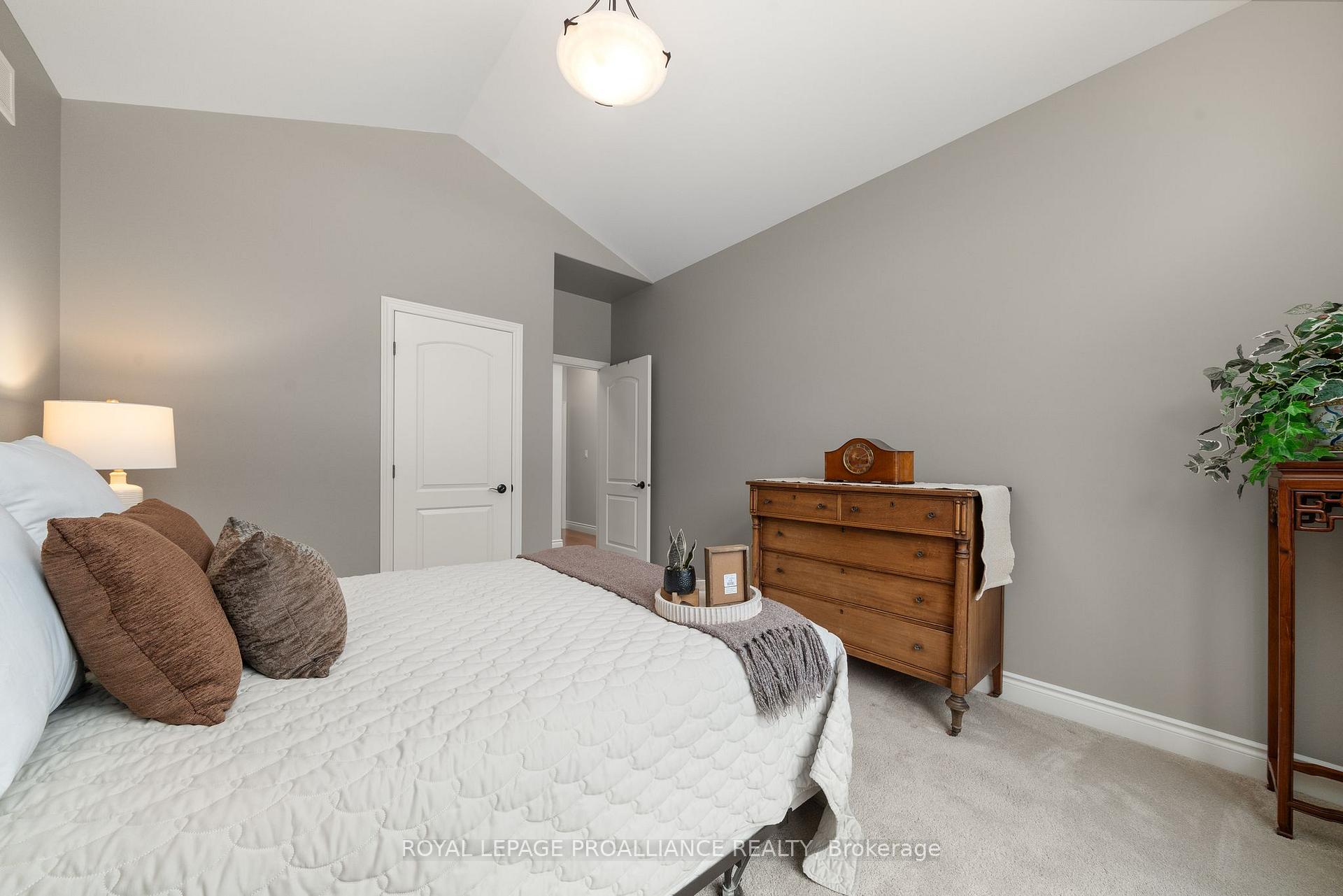 Photo 27 of 18 Windwhisper Drive, Belleville, Thurlow Ward — HOMEH