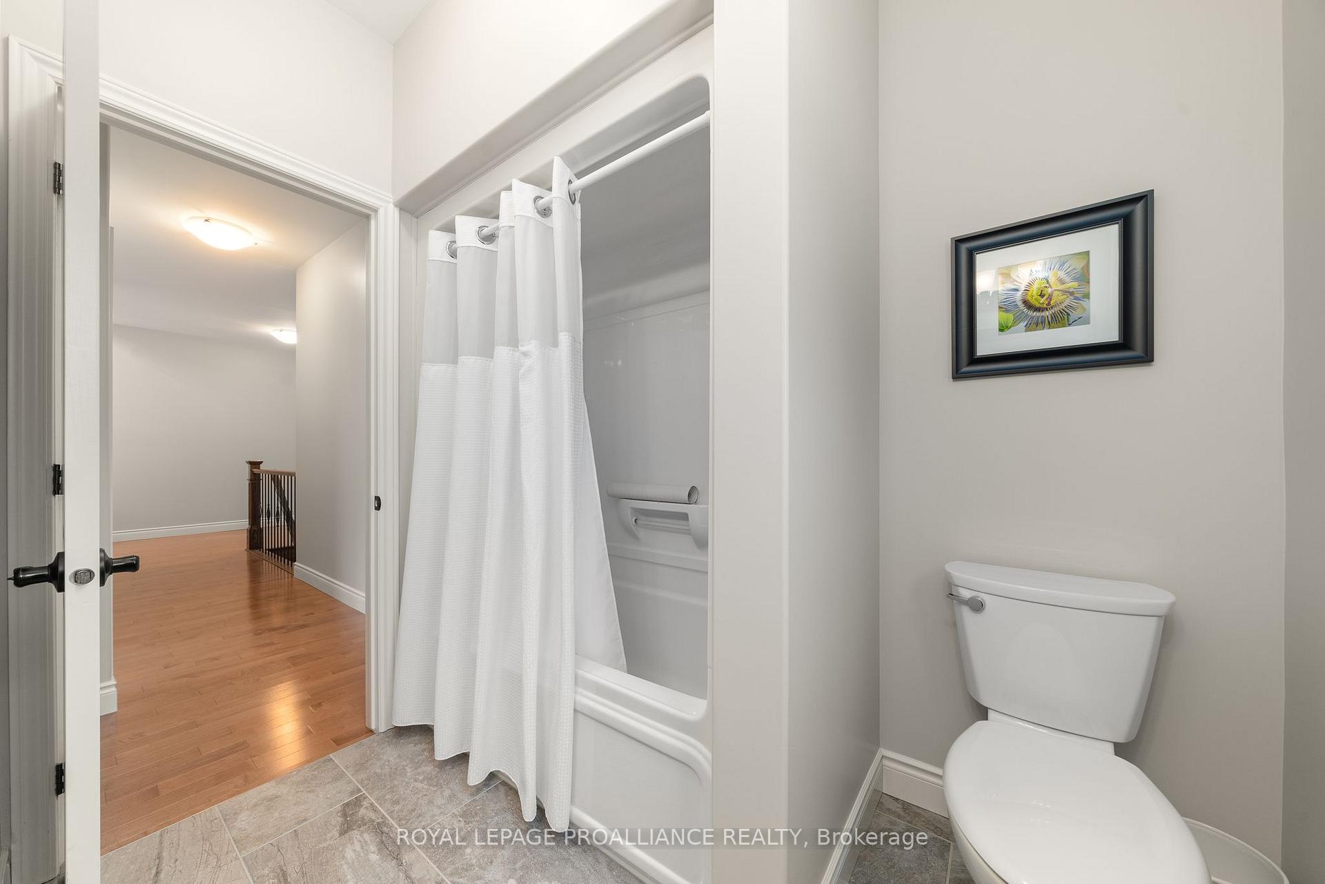 Photo 31 of 18 Windwhisper Drive, Belleville, Thurlow Ward — HOMEH