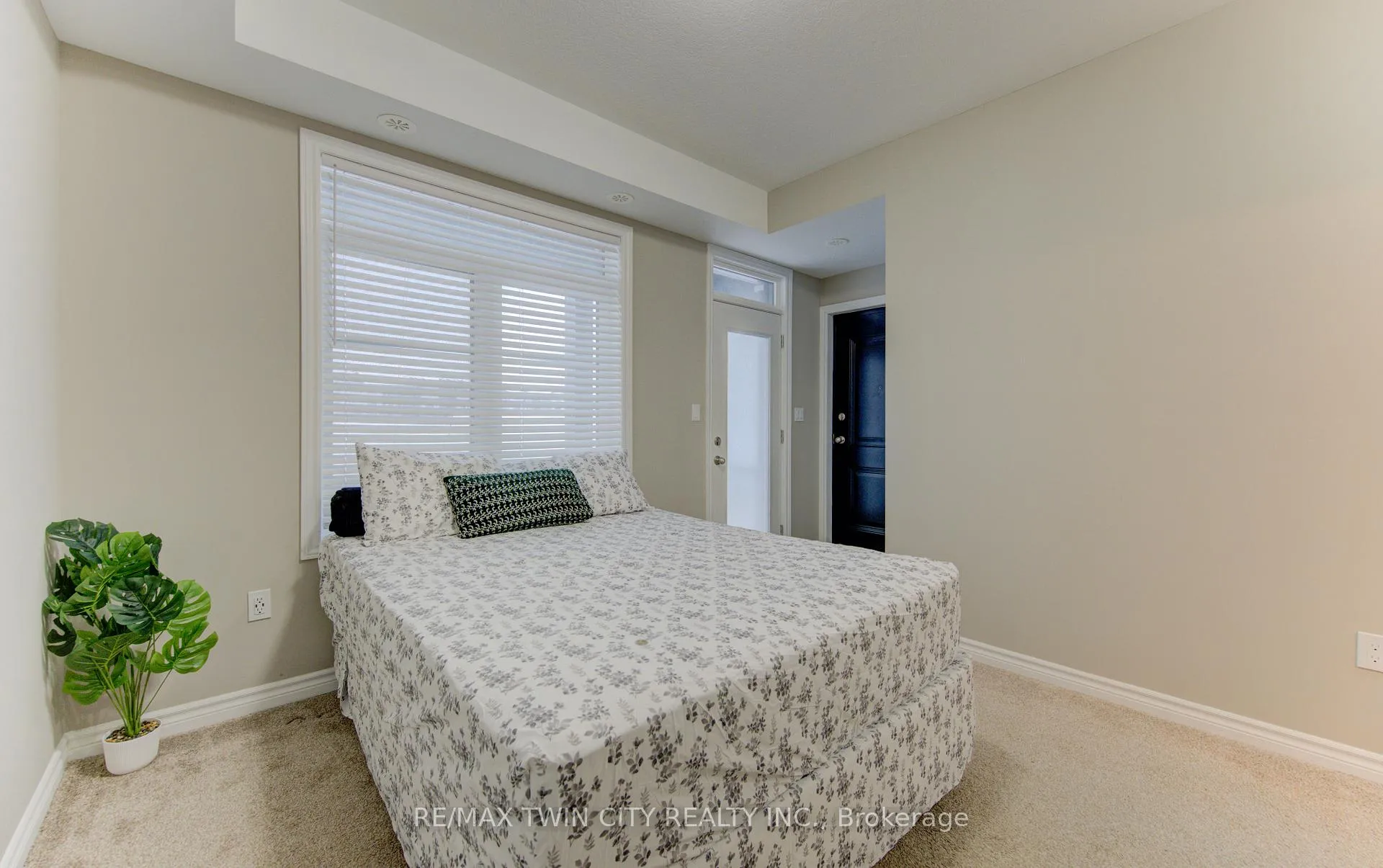 Photo 8 of 146 Wheat Lane, Kitchener — HOMEH