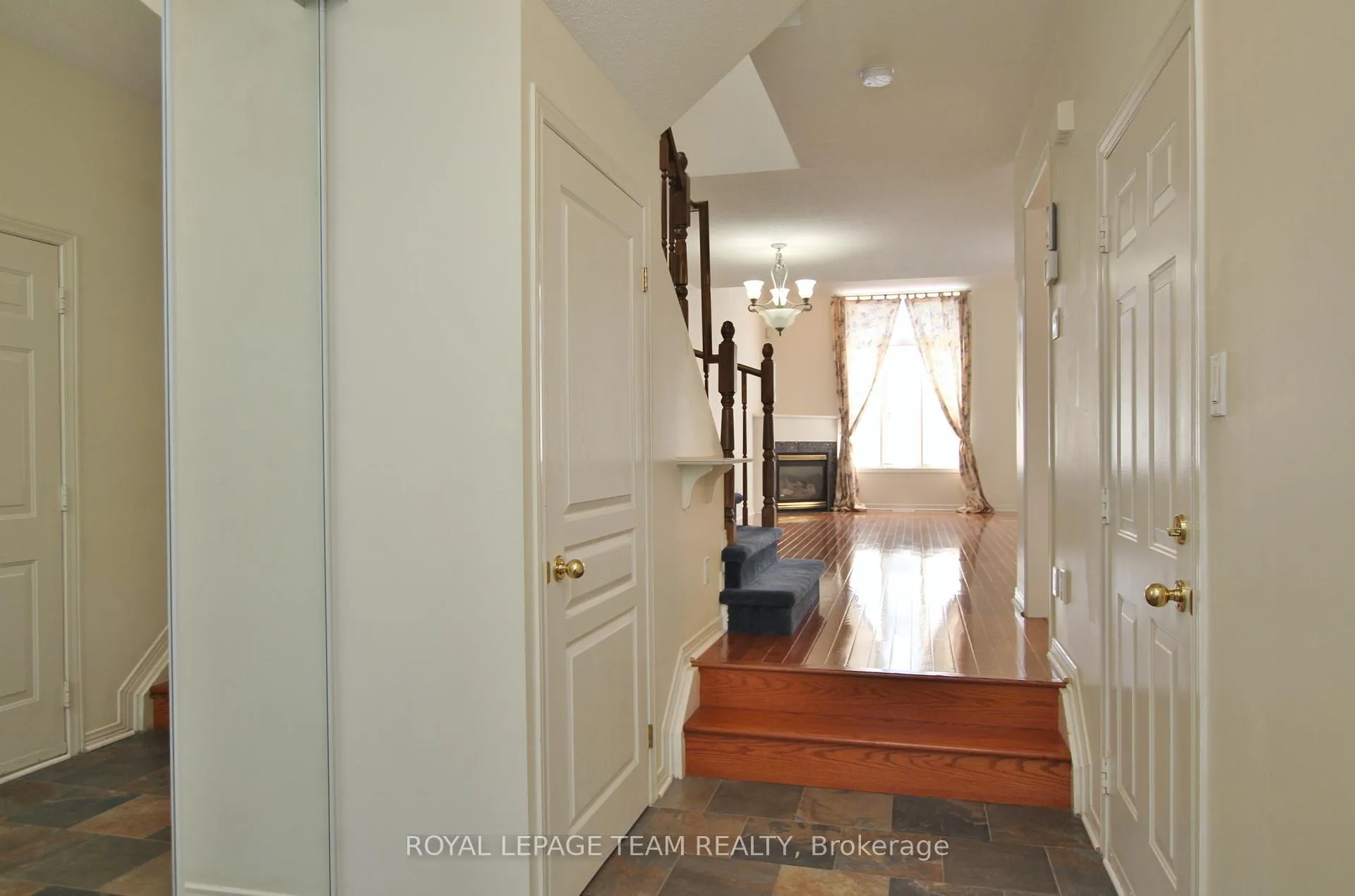 Photo 2 of 30 Bishops Mills Way, Ottawa, Kanata - Beaverbrook — HOMEH