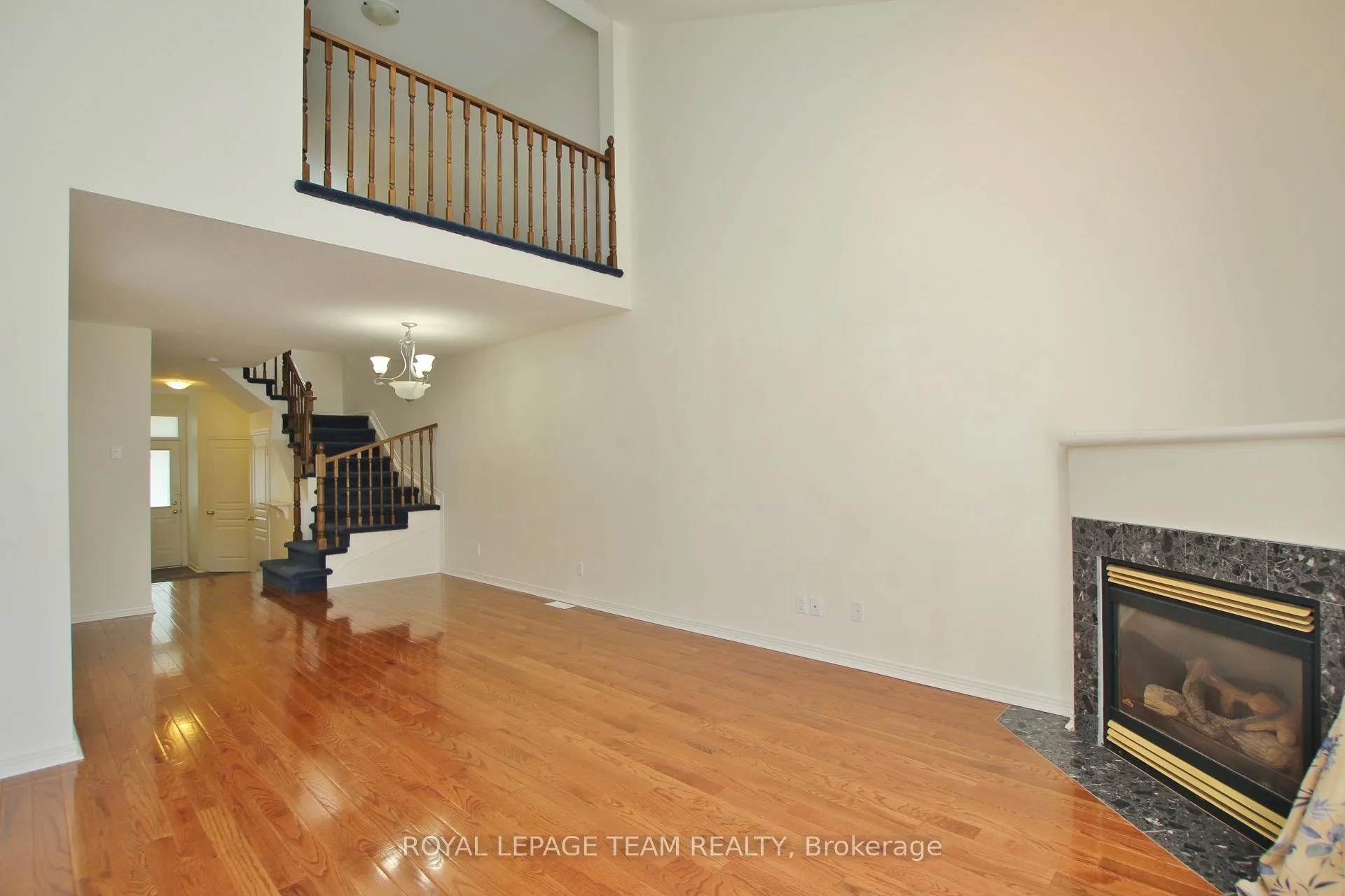 Photo 4 of 30 Bishops Mills Way, Ottawa, Kanata - Beaverbrook — HOMEH