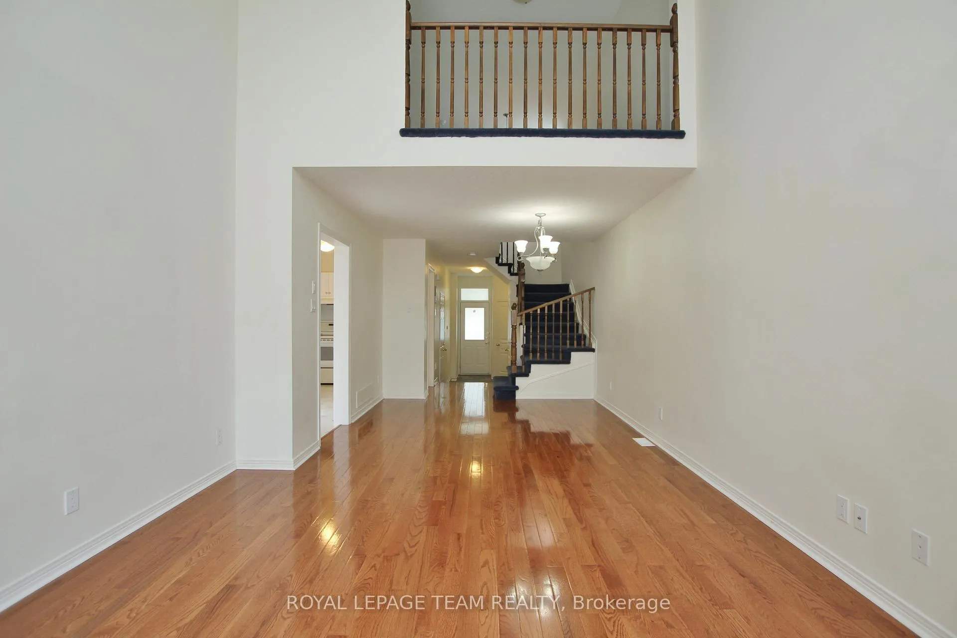 Photo 5 of 30 Bishops Mills Way, Ottawa, Kanata - Beaverbrook — HOMEH