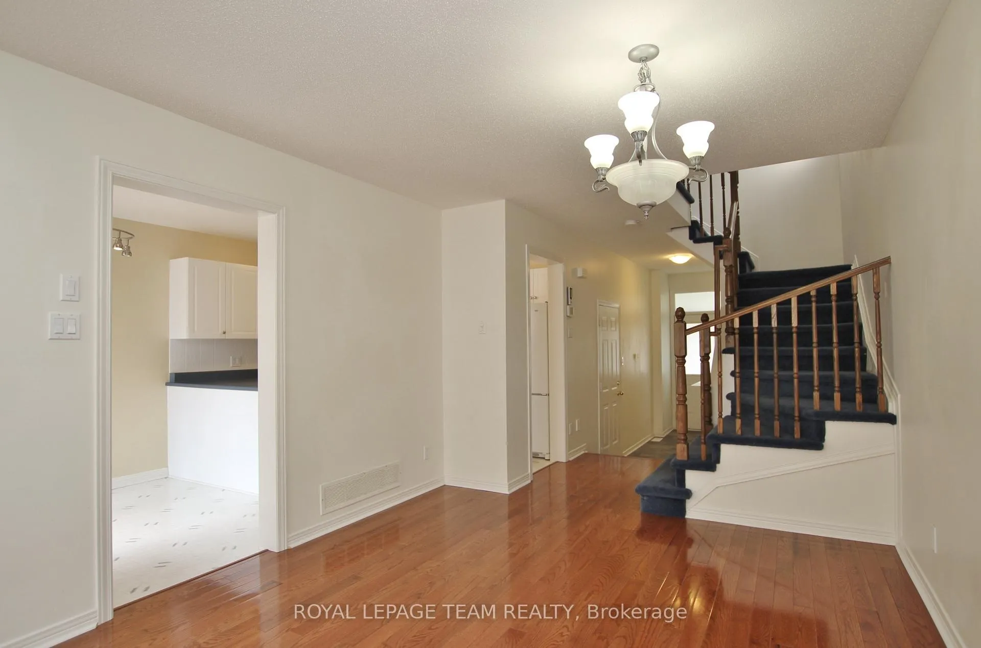 Photo 7 of 30 Bishops Mills Way, Ottawa, Kanata - Beaverbrook — HOMEH