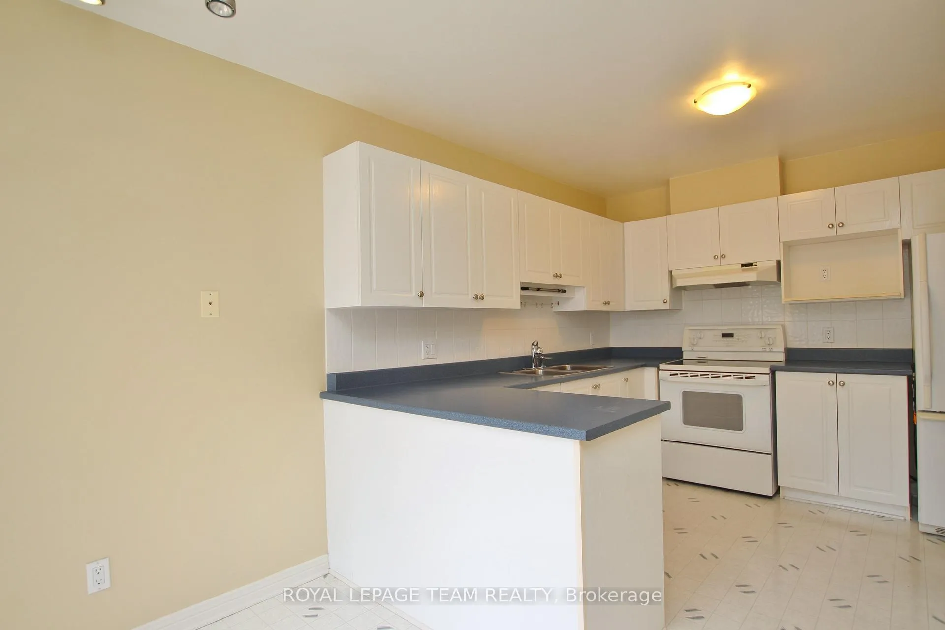Photo 9 of 30 Bishops Mills Way, Ottawa, Kanata - Beaverbrook — HOMEH