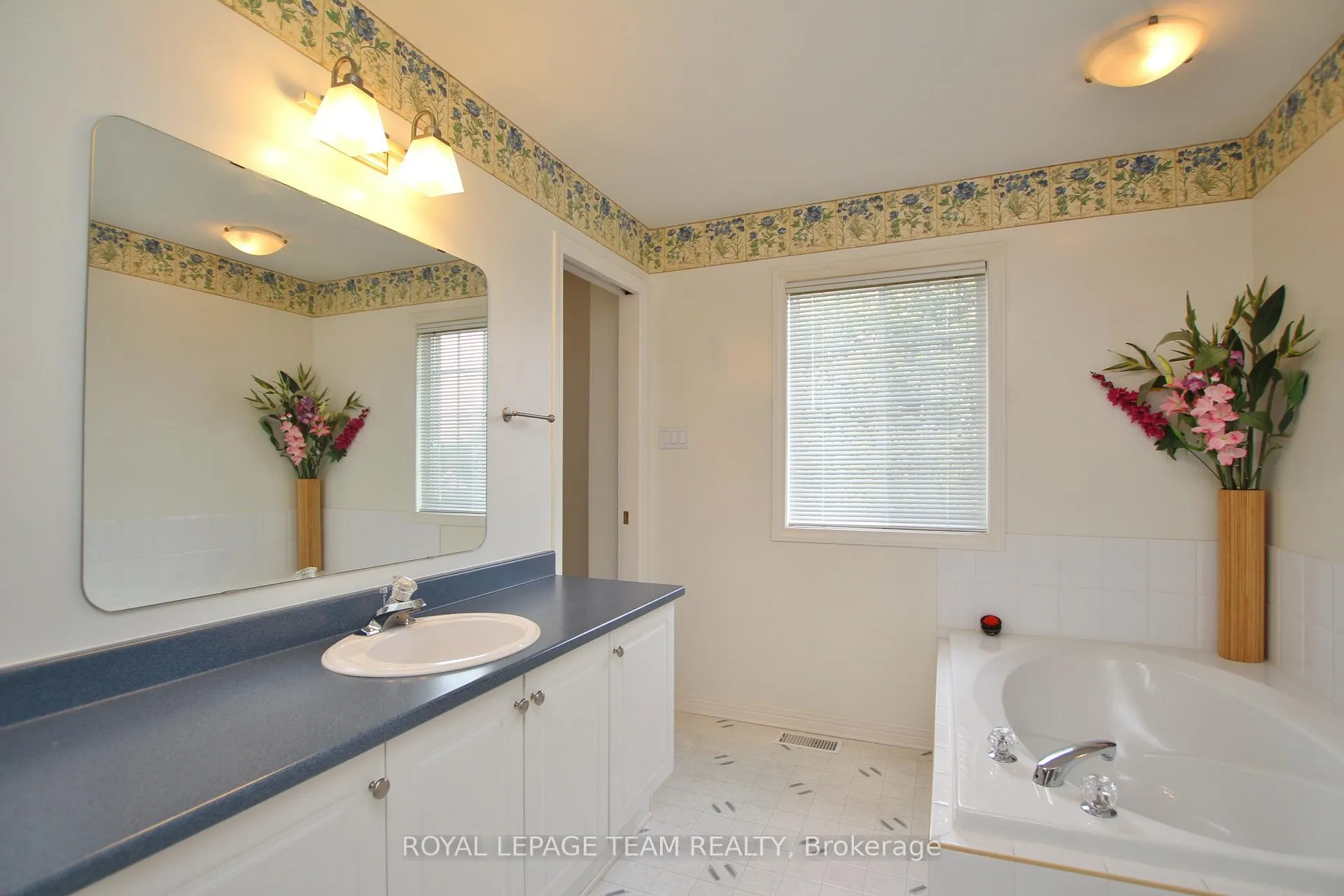 Photo 17 of 30 Bishops Mills Way, Ottawa, Kanata - Beaverbrook — HOMEH