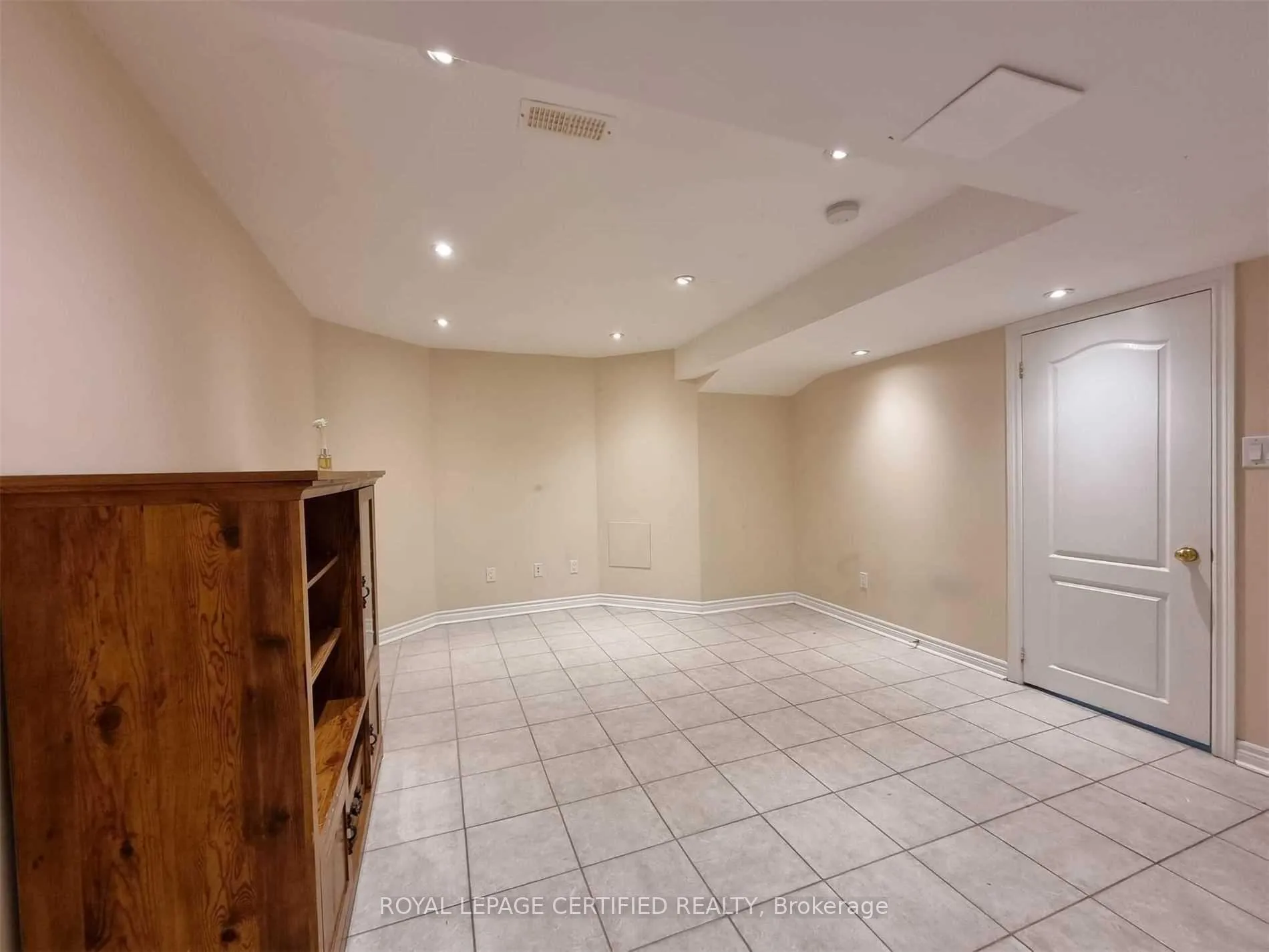 Photo 4 of Unit Basement, 1 Softneedle Avenue, Brampton, Sandringham-Wellington — HOMEH