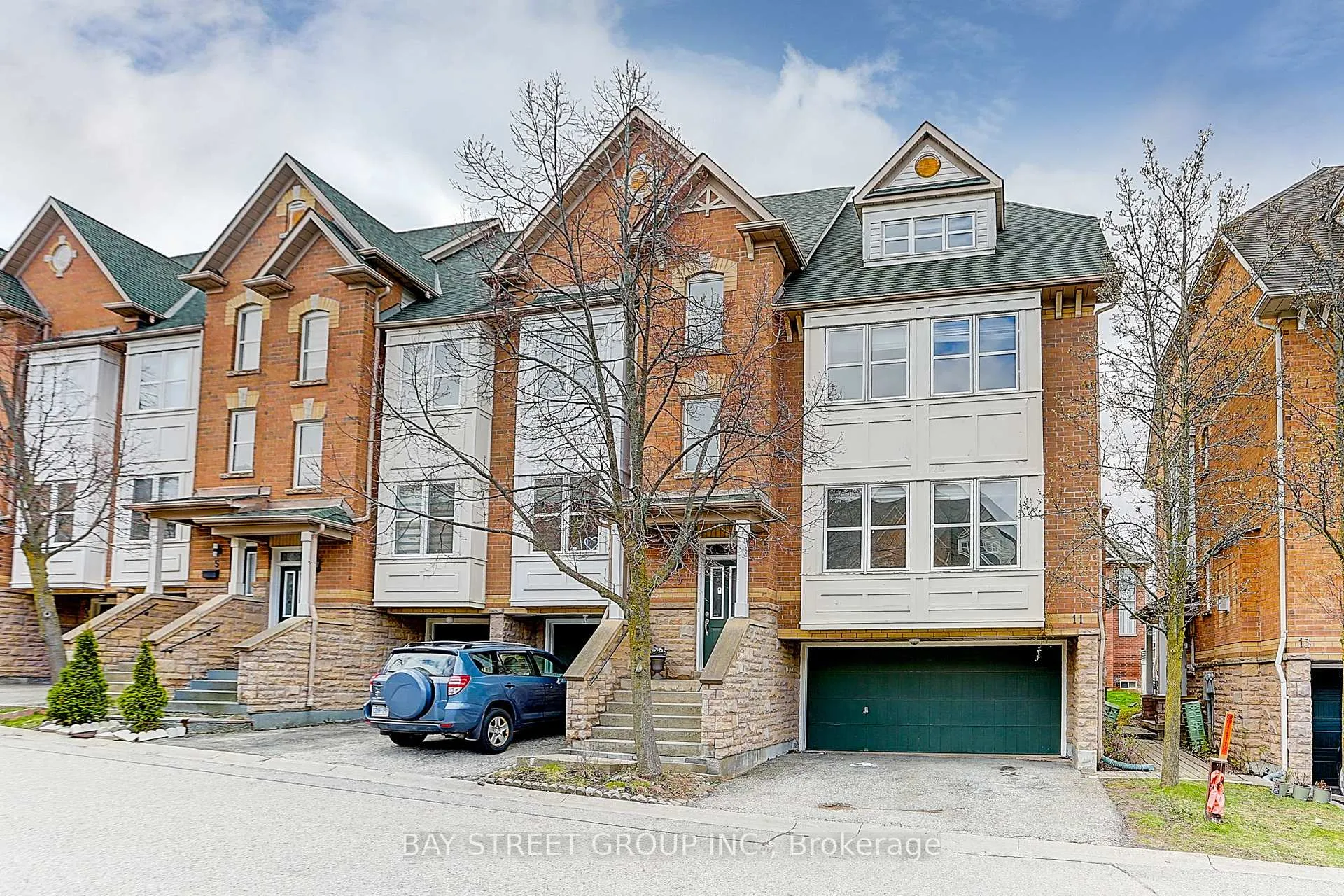 Photo 1 of 11 Michael Way, Markham, Buttonville — HOMEH