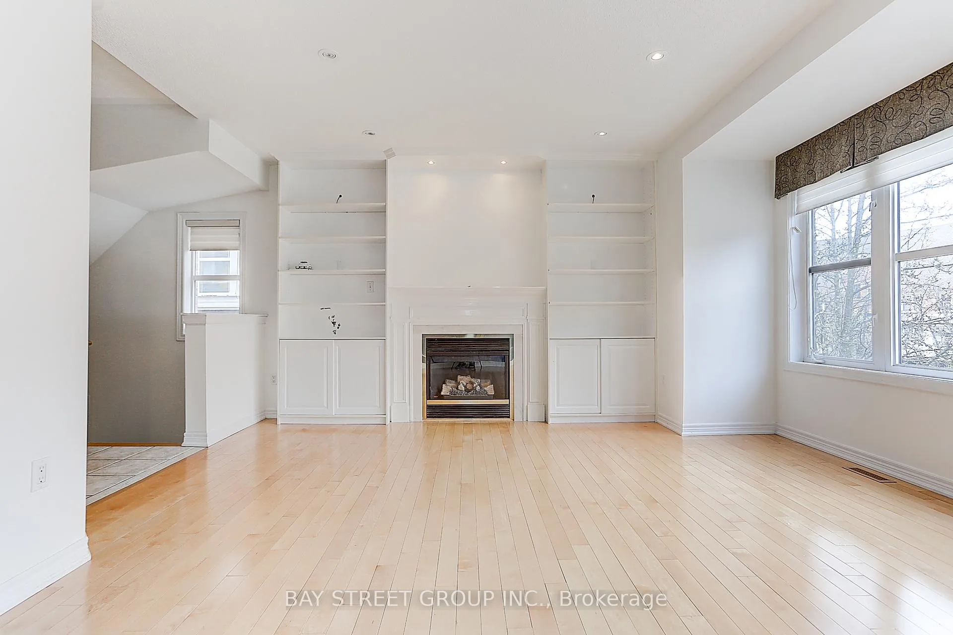 Photo 12 of 11 Michael Way, Markham, Buttonville — HOMEH