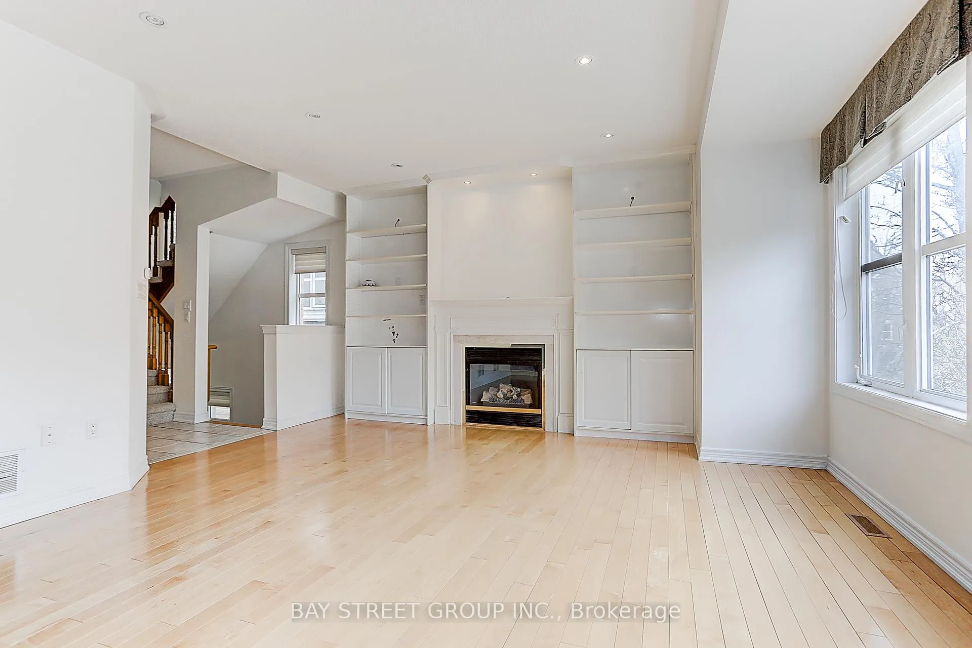 Photo 13 of 11 Michael Way, Markham, Buttonville — HOMEH