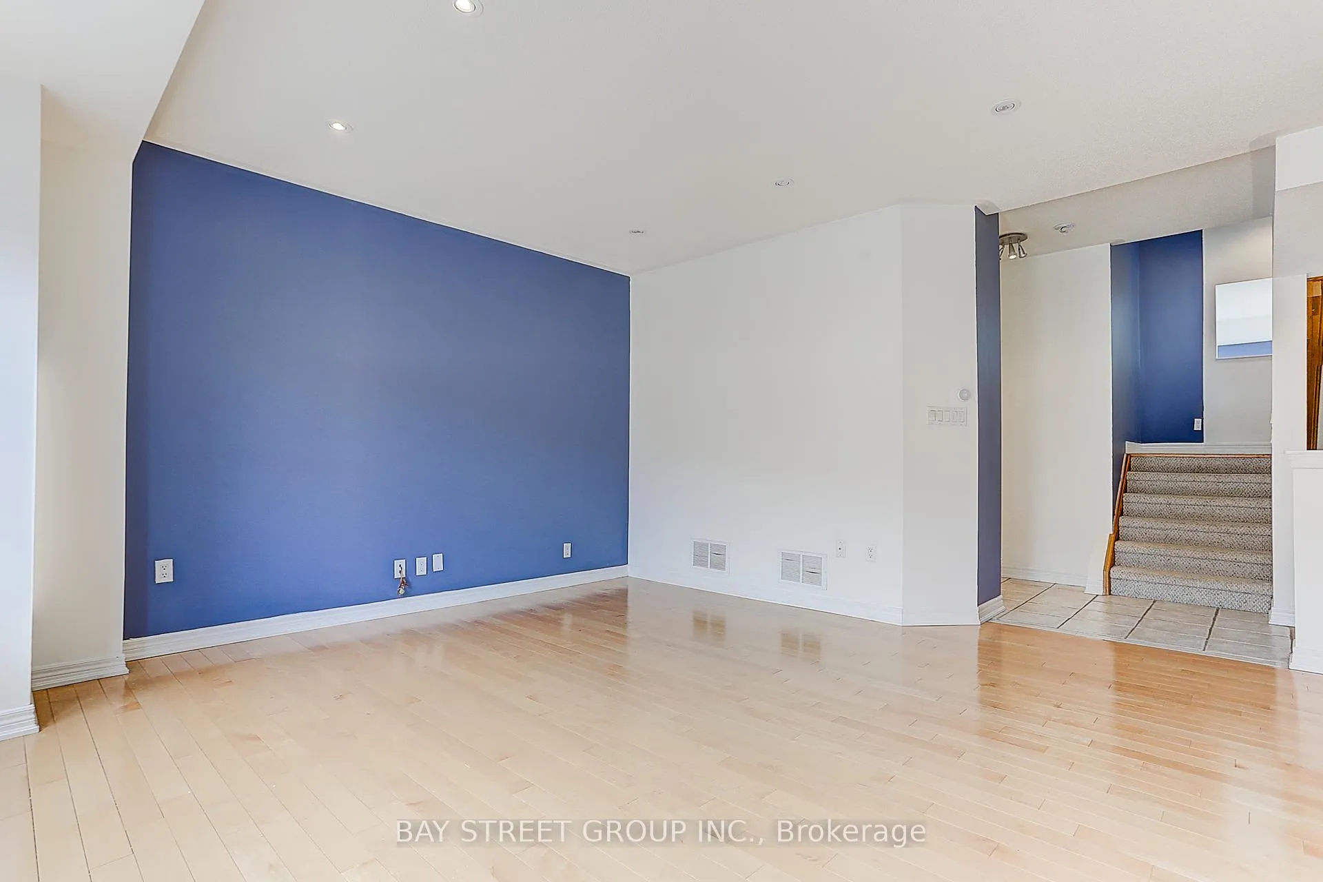 Photo 16 of 11 Michael Way, Markham, Buttonville — HOMEH