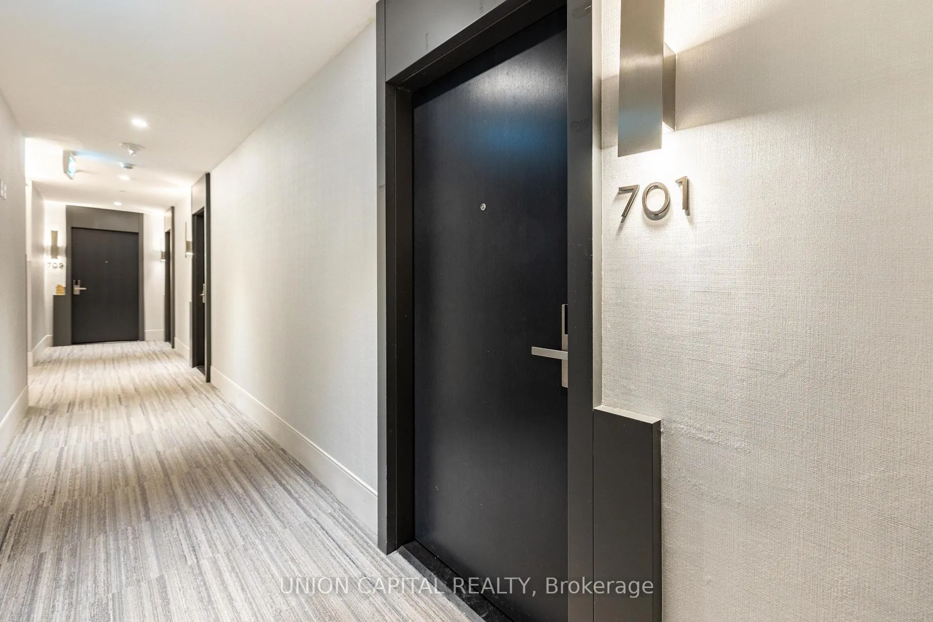 Photo 5 of Unit 701, 8 Water Walk Drive, Markham, Unionville — HOMEH