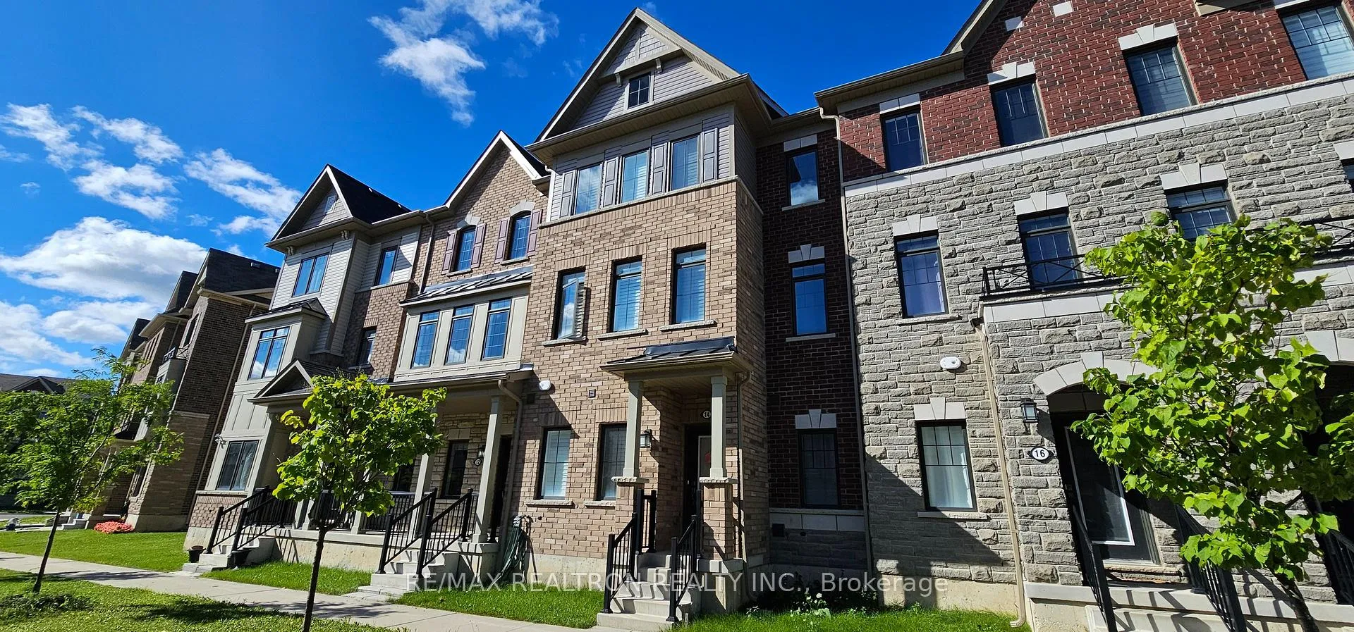 Photo 2 of 12 Isabella Peach Drive, Markham, Victoria Square — HOMEH