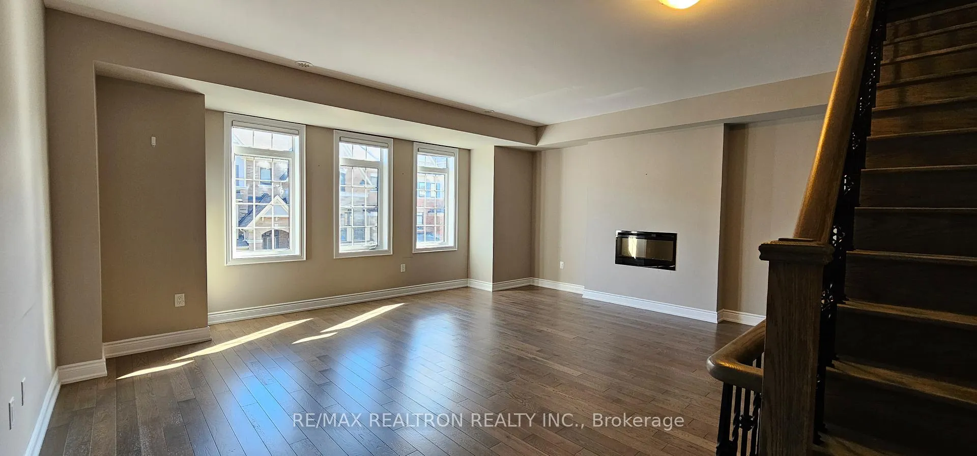 Photo 12 of 12 Isabella Peach Drive, Markham, Victoria Square — HOMEH