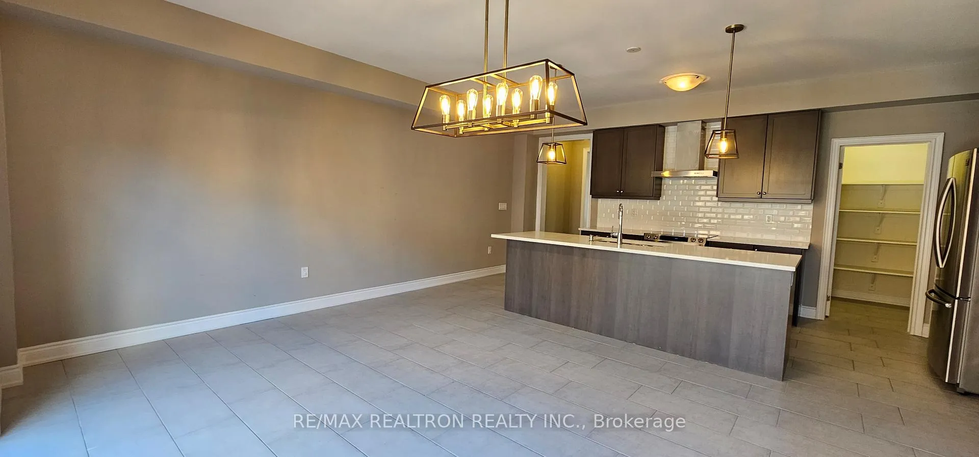 Photo 17 of 12 Isabella Peach Drive, Markham, Victoria Square — HOMEH