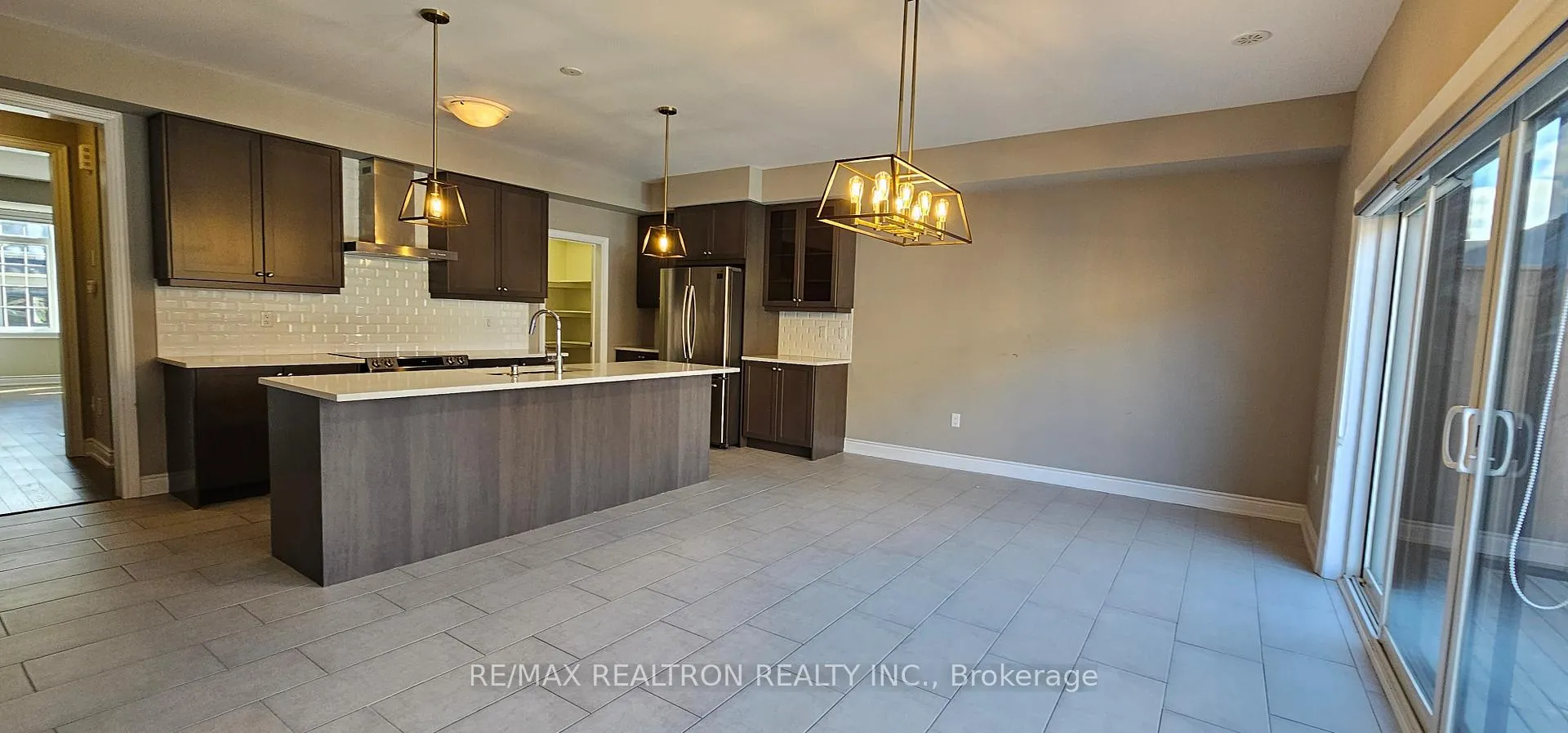 Photo 18 of 12 Isabella Peach Drive, Markham, Victoria Square — HOMEH