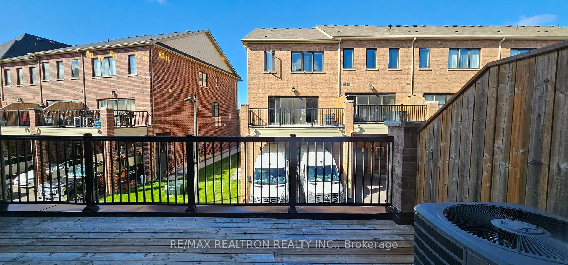 Photo 19 of 12 Isabella Peach Drive, Markham, Victoria Square — HOMEH