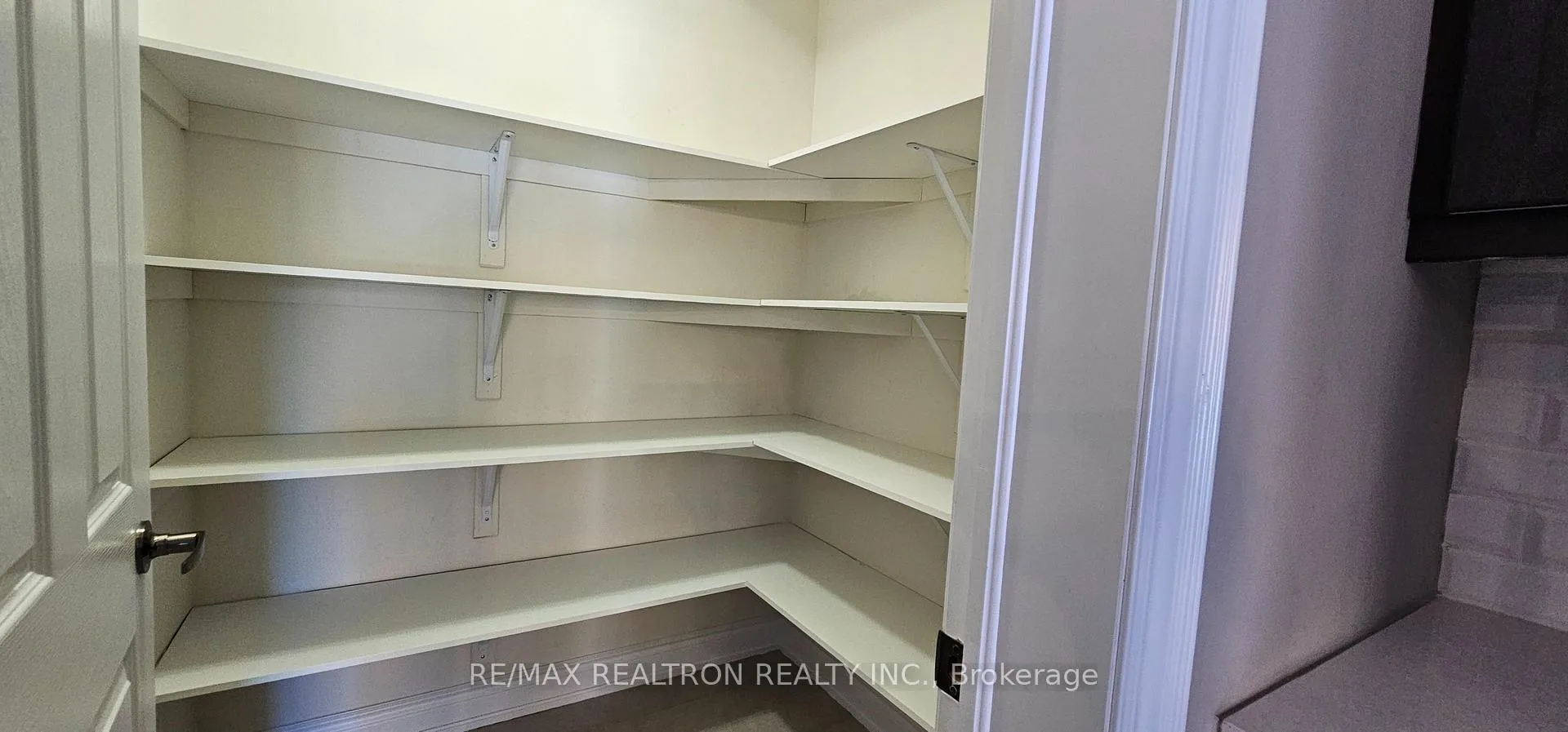 Photo 22 of 12 Isabella Peach Drive, Markham, Victoria Square — HOMEH