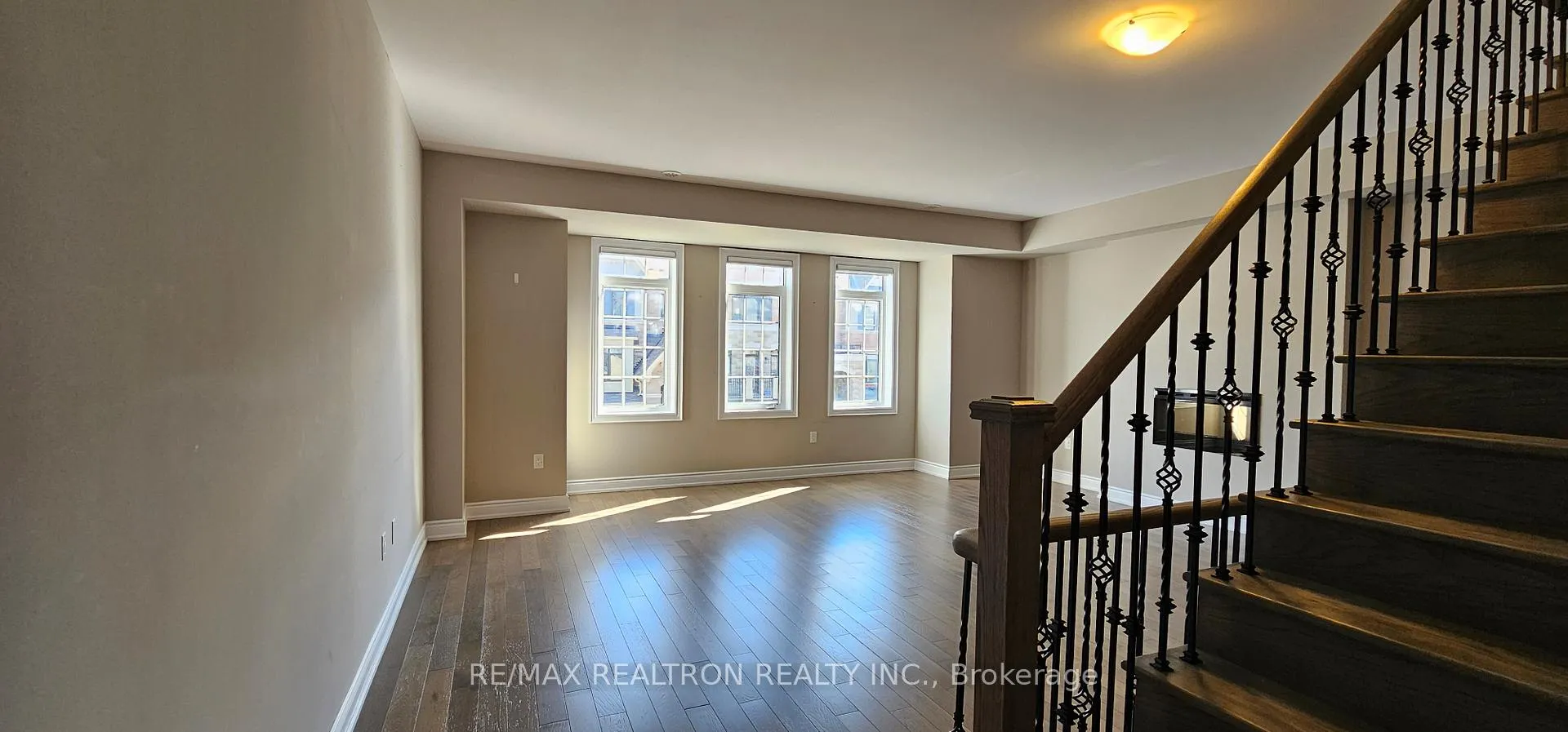 Photo 23 of 12 Isabella Peach Drive, Markham, Victoria Square — HOMEH