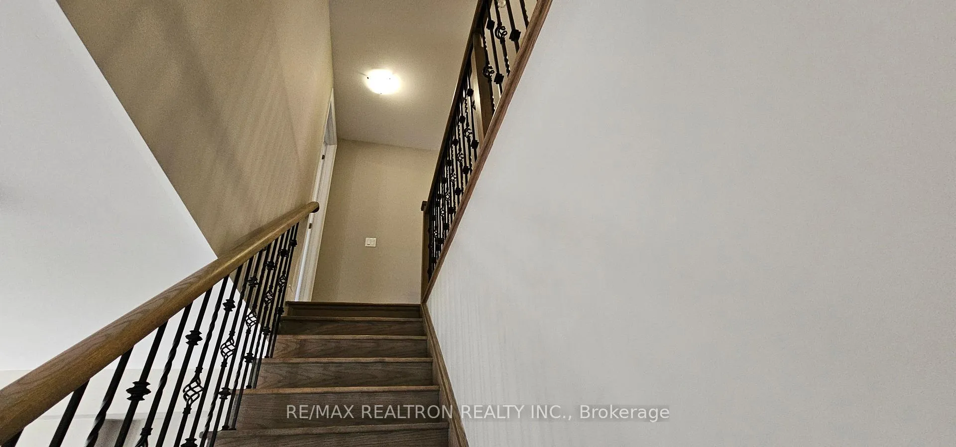 Photo 24 of 12 Isabella Peach Drive, Markham, Victoria Square — HOMEH