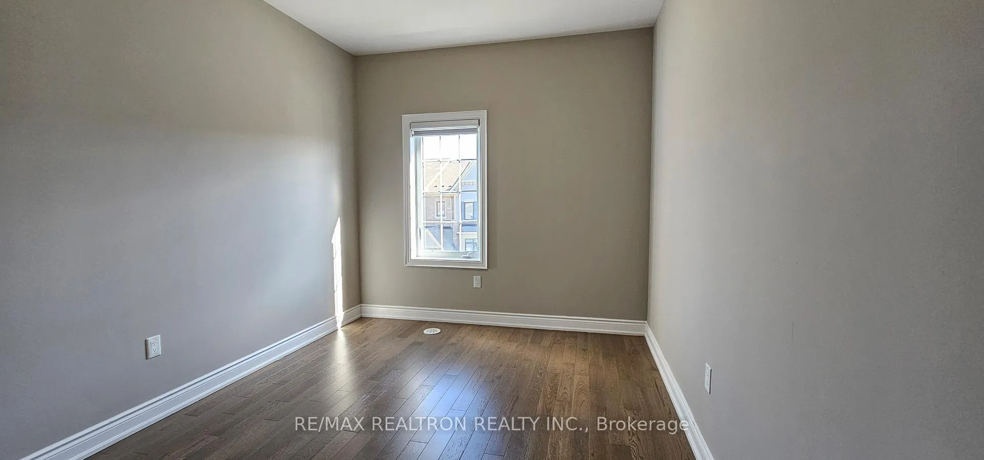 Photo 25 of 12 Isabella Peach Drive, Markham, Victoria Square — HOMEH