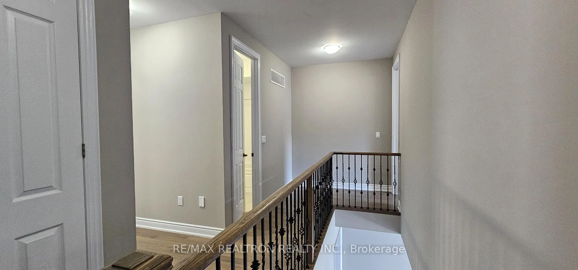 Photo 26 of 12 Isabella Peach Drive, Markham, Victoria Square — HOMEH