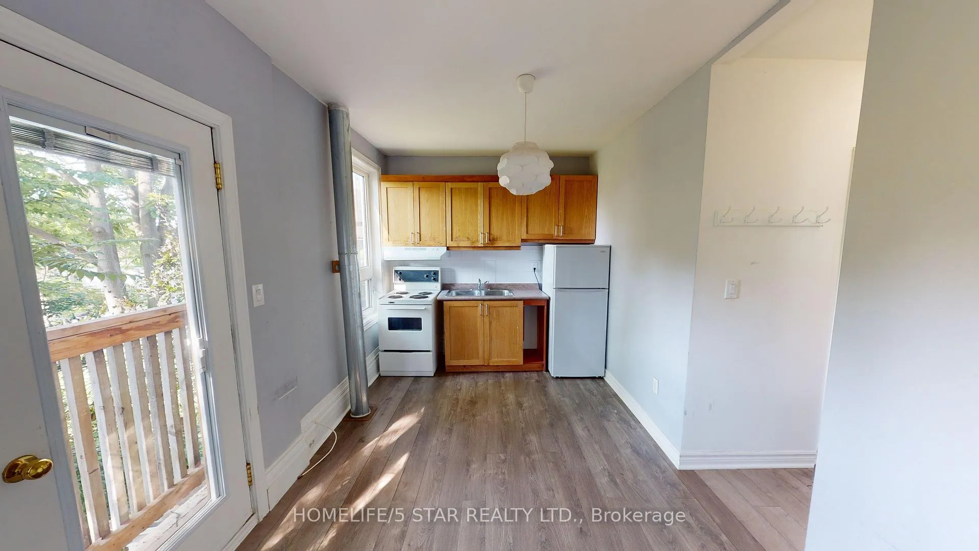 Photo 2 of Unit 2, 171 Harbord Street, Toronto, University — HOMEH