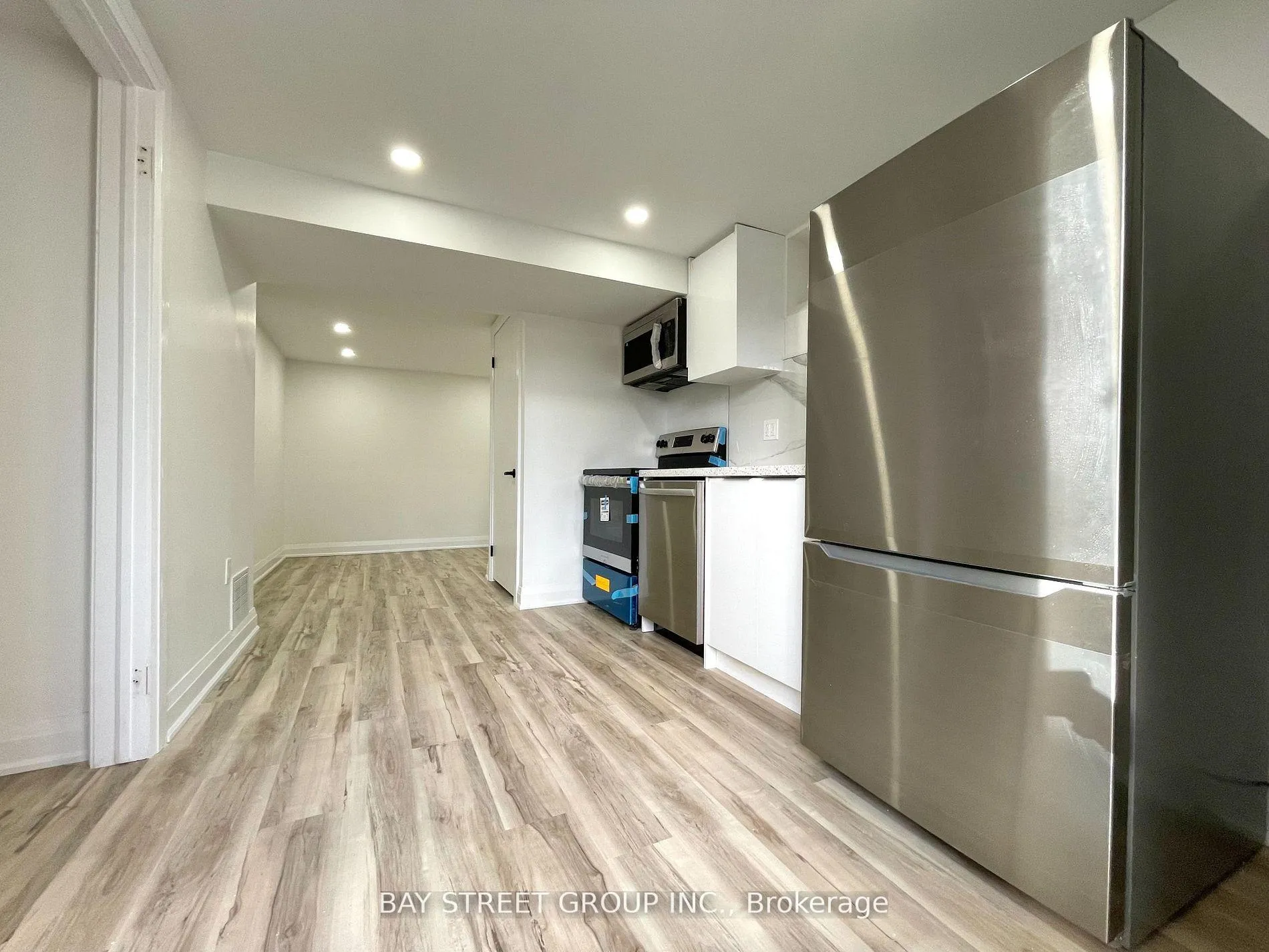 Photo 3 of Unit 1, 119 Claymore Crescent, Oshawa, Eastdale — HOMEH