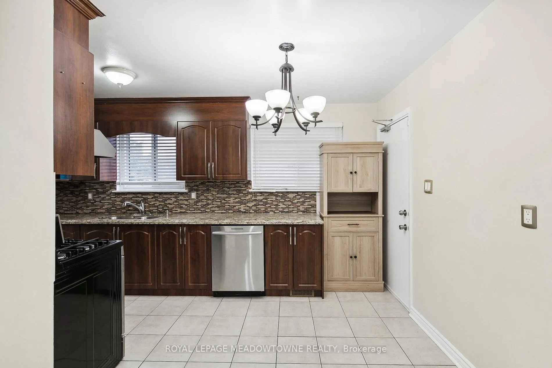 Photo 14 of Unit Upper, 11 Juniper Crescent, Brampton, Northgate — HOMEH