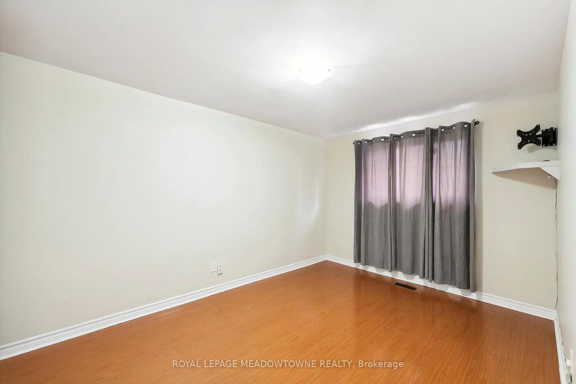 Photo 22 of Unit Upper, 11 Juniper Crescent, Brampton, Northgate — HOMEH