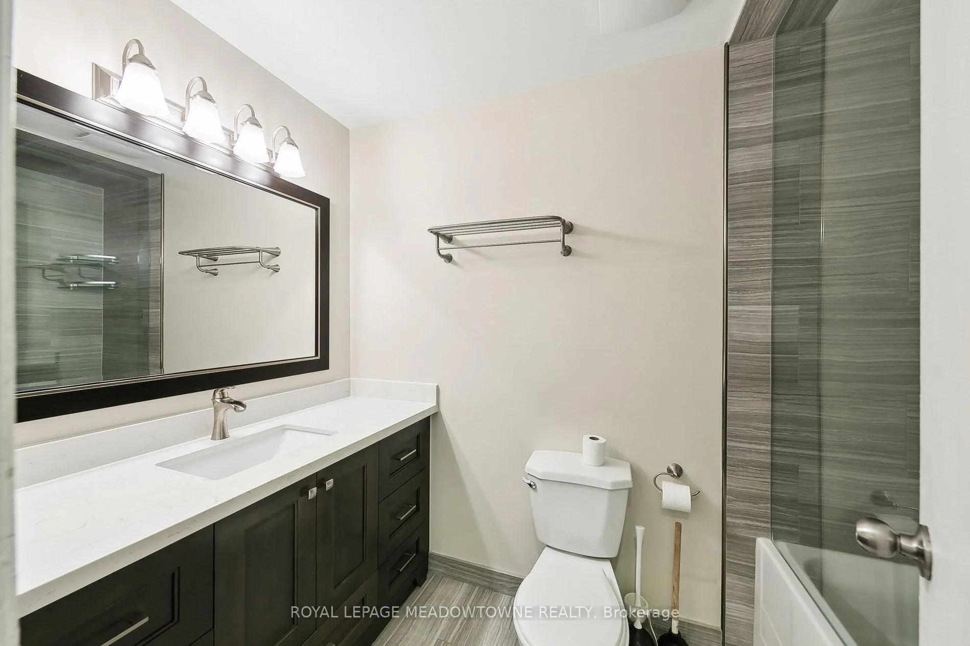 Photo 25 of Unit Upper, 11 Juniper Crescent, Brampton, Northgate — HOMEH