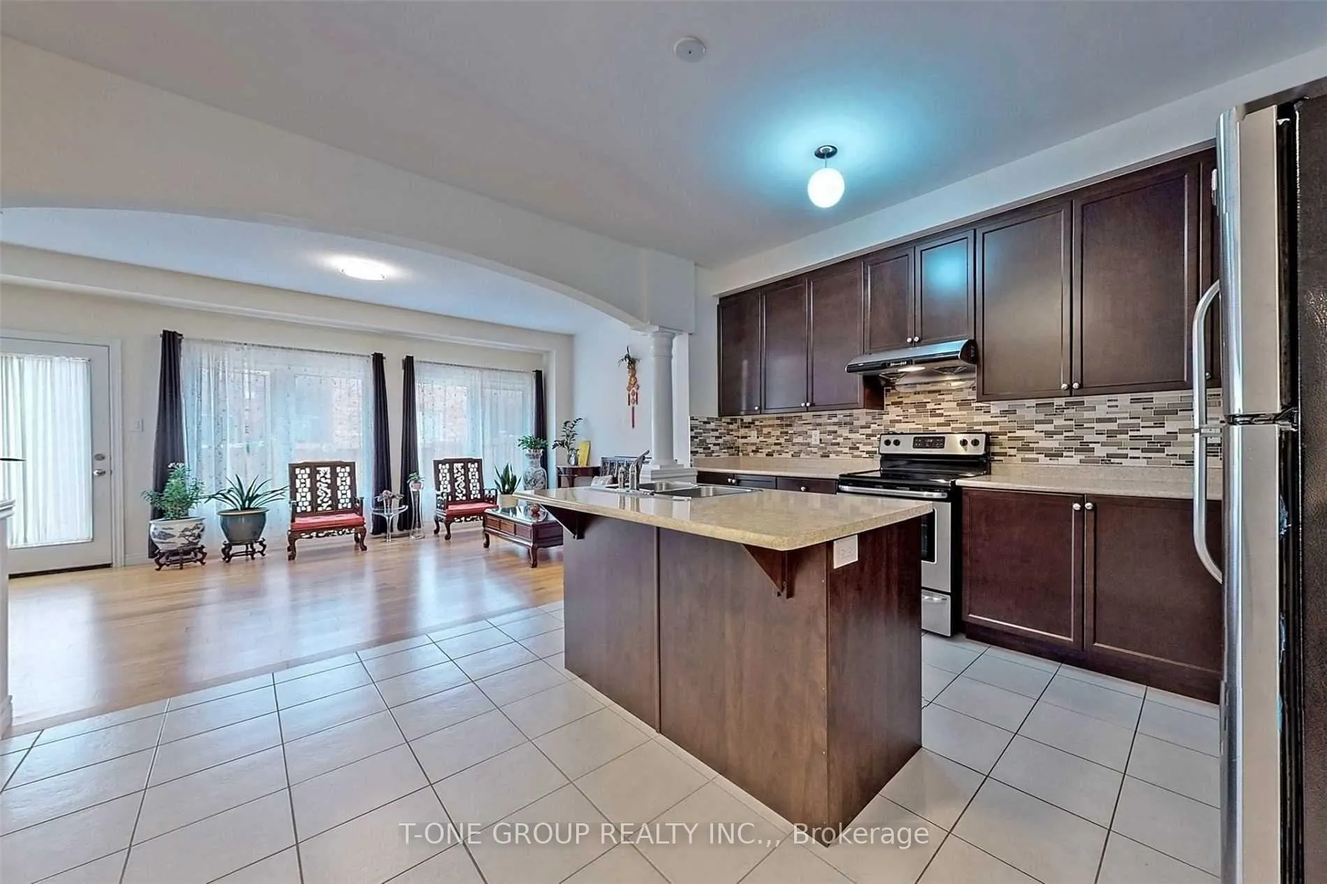Photo 3 of 19 Upper Greensborough Drive, Markham, Greensborough — HOMEH