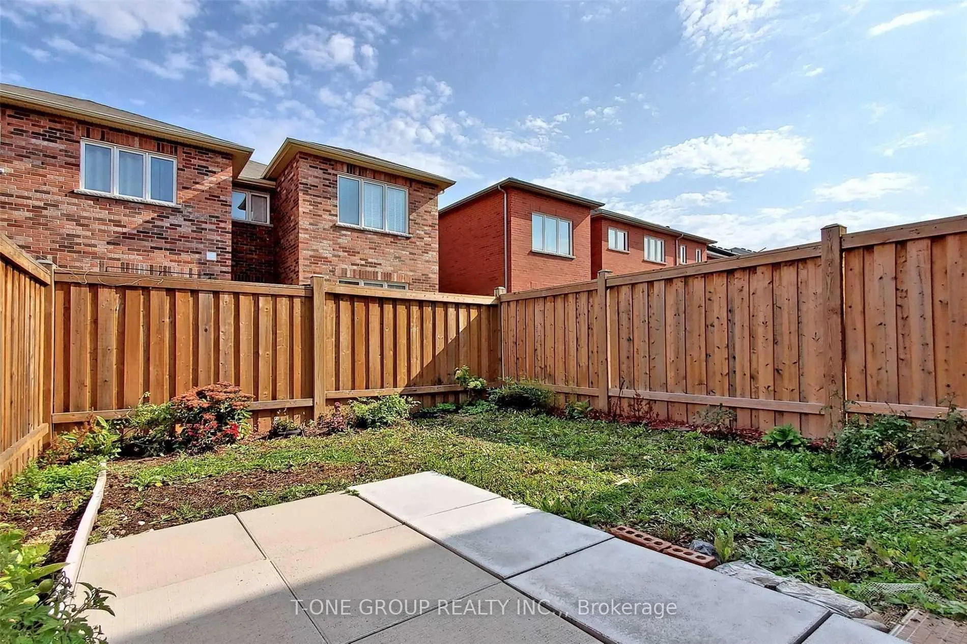 Photo 15 of 19 Upper Greensborough Drive, Markham, Greensborough — HOMEH