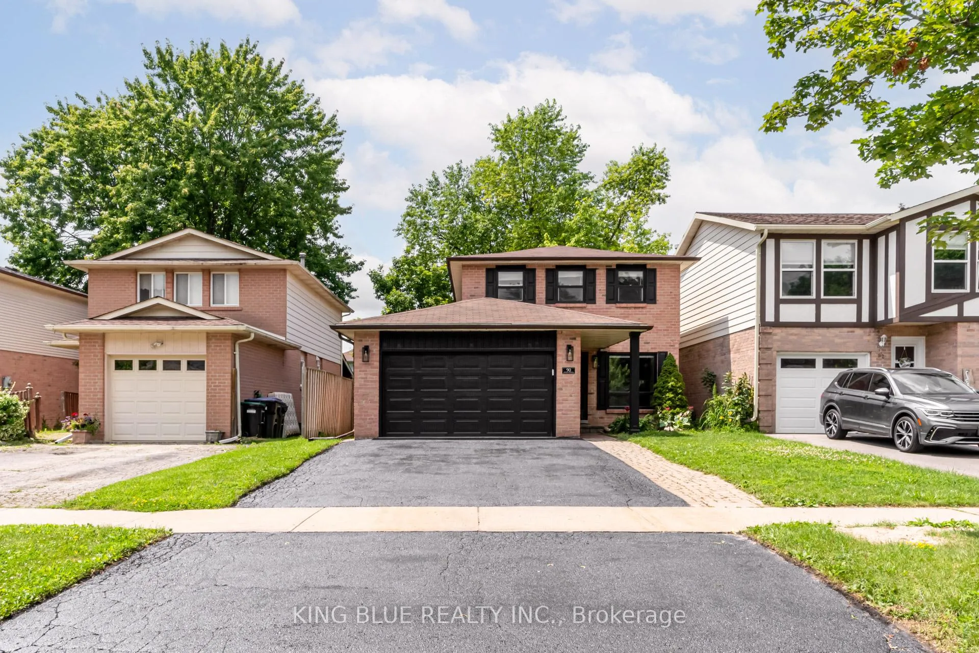 Front of 90 Daniele Avenue N