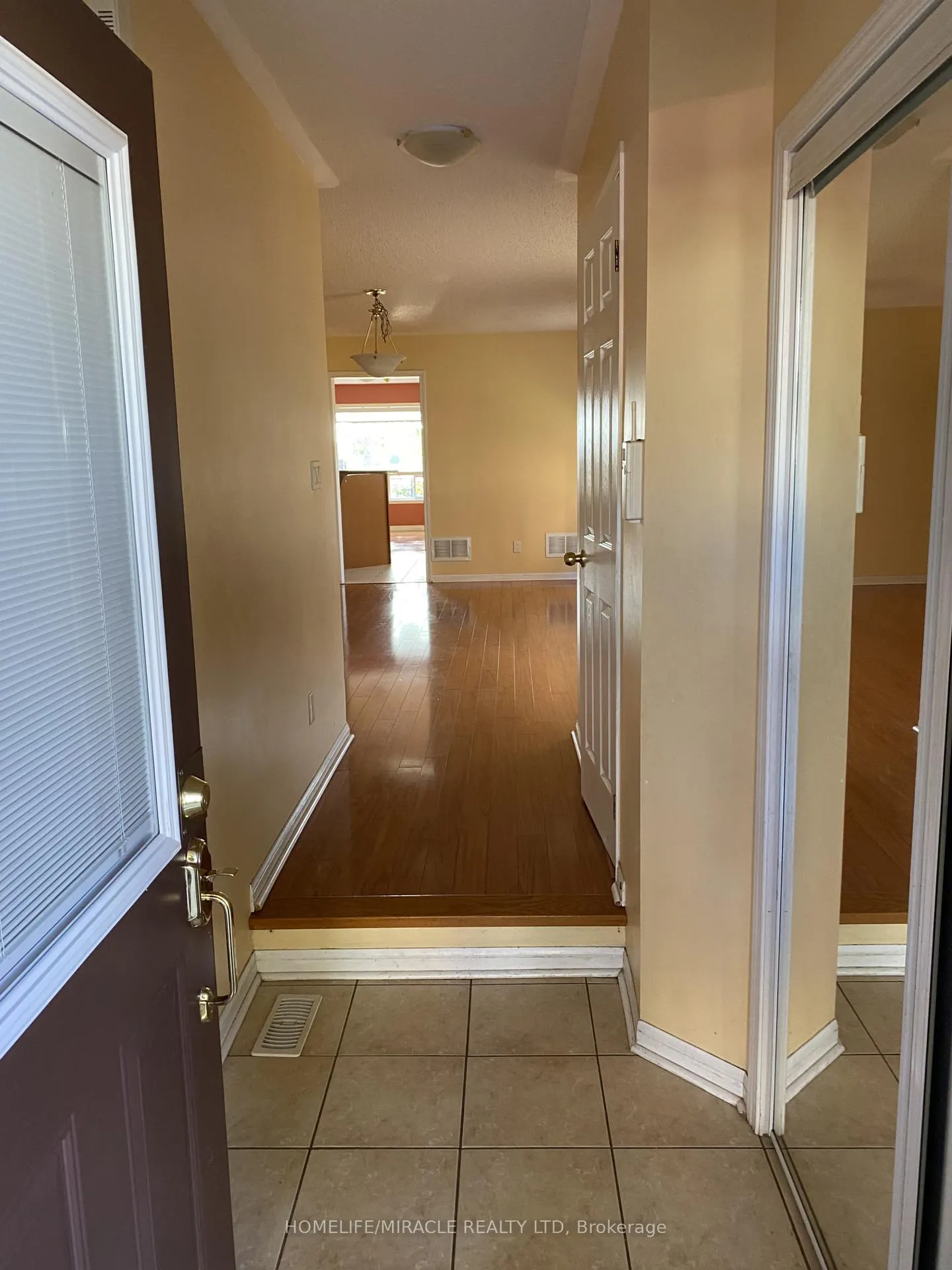 Photo 2 of 72 Coachlight Crescent, Brampton, Vales of Castlemore — HOMEH