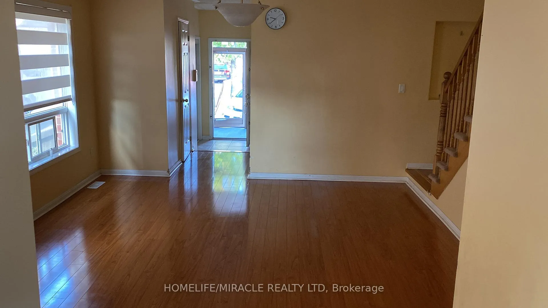 Photo 3 of 72 Coachlight Crescent, Brampton, Vales of Castlemore — HOMEH