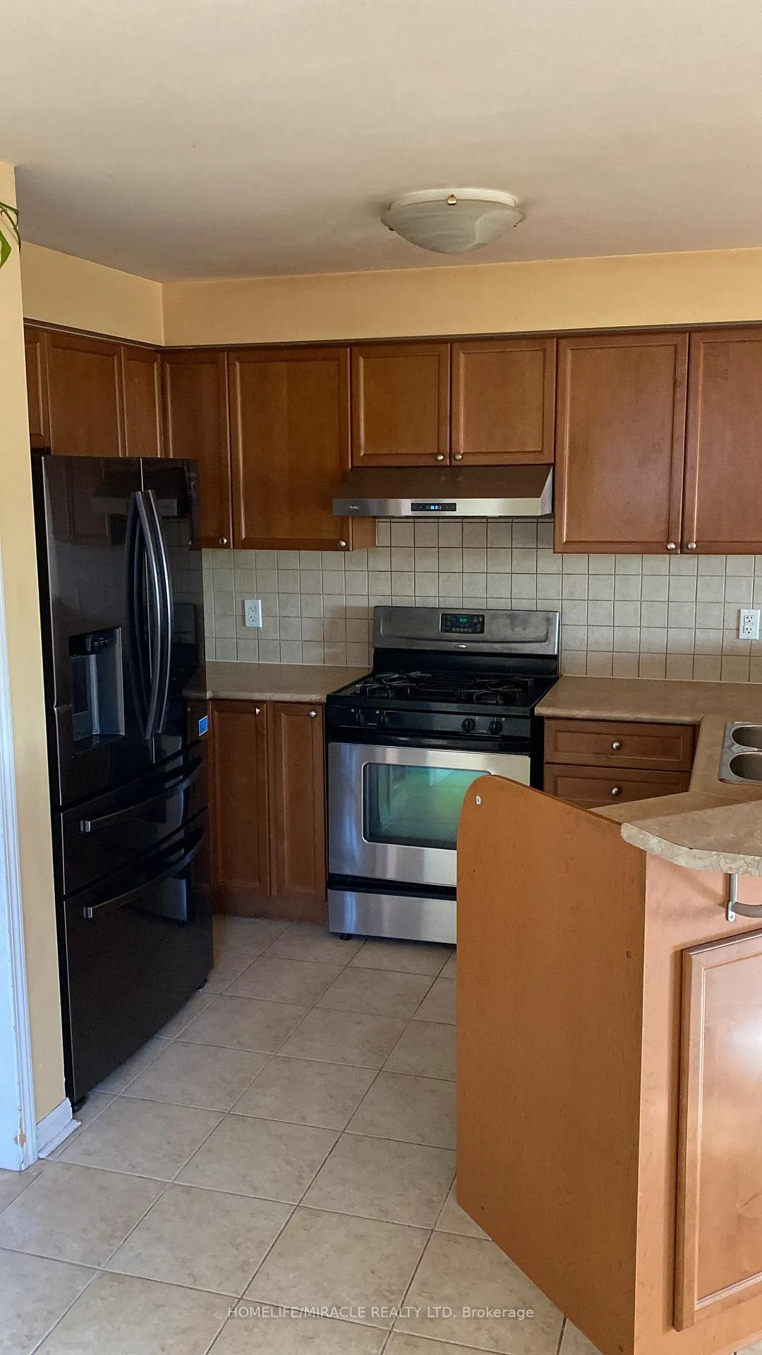 Photo 8 of 72 Coachlight Crescent, Brampton, Vales of Castlemore — HOMEH