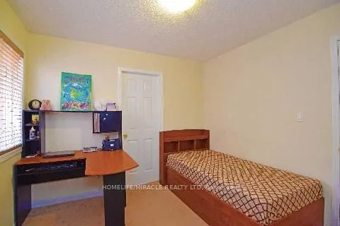 Photo 14 of 72 Coachlight Crescent, Brampton, Vales of Castlemore — HOMEH