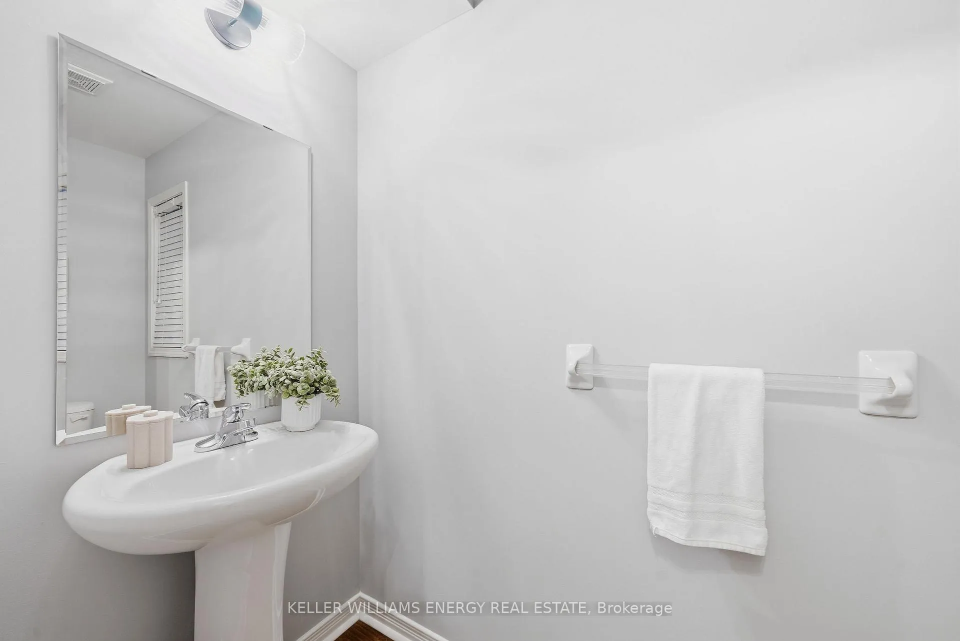 Photo 17 of Unit 1, 1280 Harmony Road N, Oshawa, Pinecrest — HOMEH
