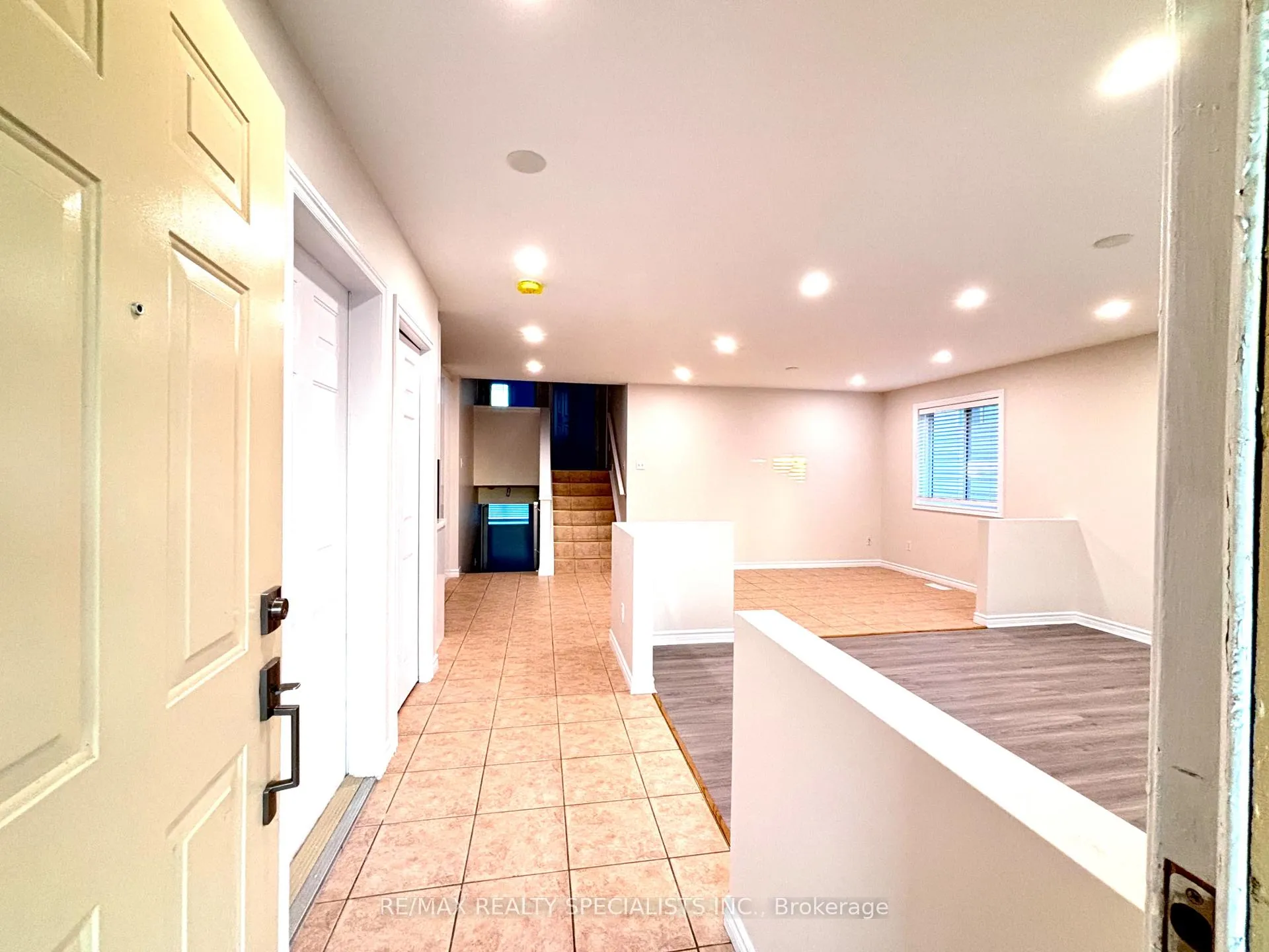 Photo 3 of 2488 Gatwick Avenue, Windsor — HOMEH