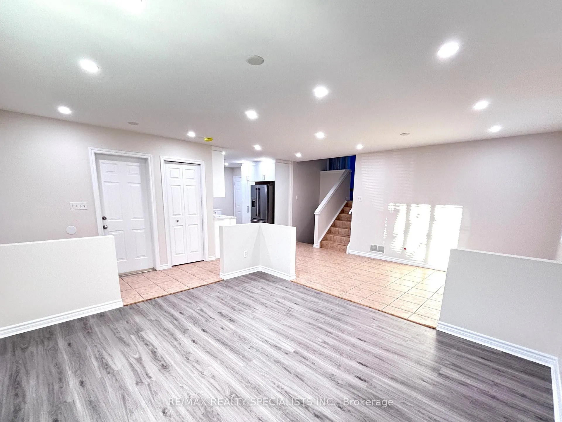 Photo 5 of 2488 Gatwick Avenue, Windsor — HOMEH
