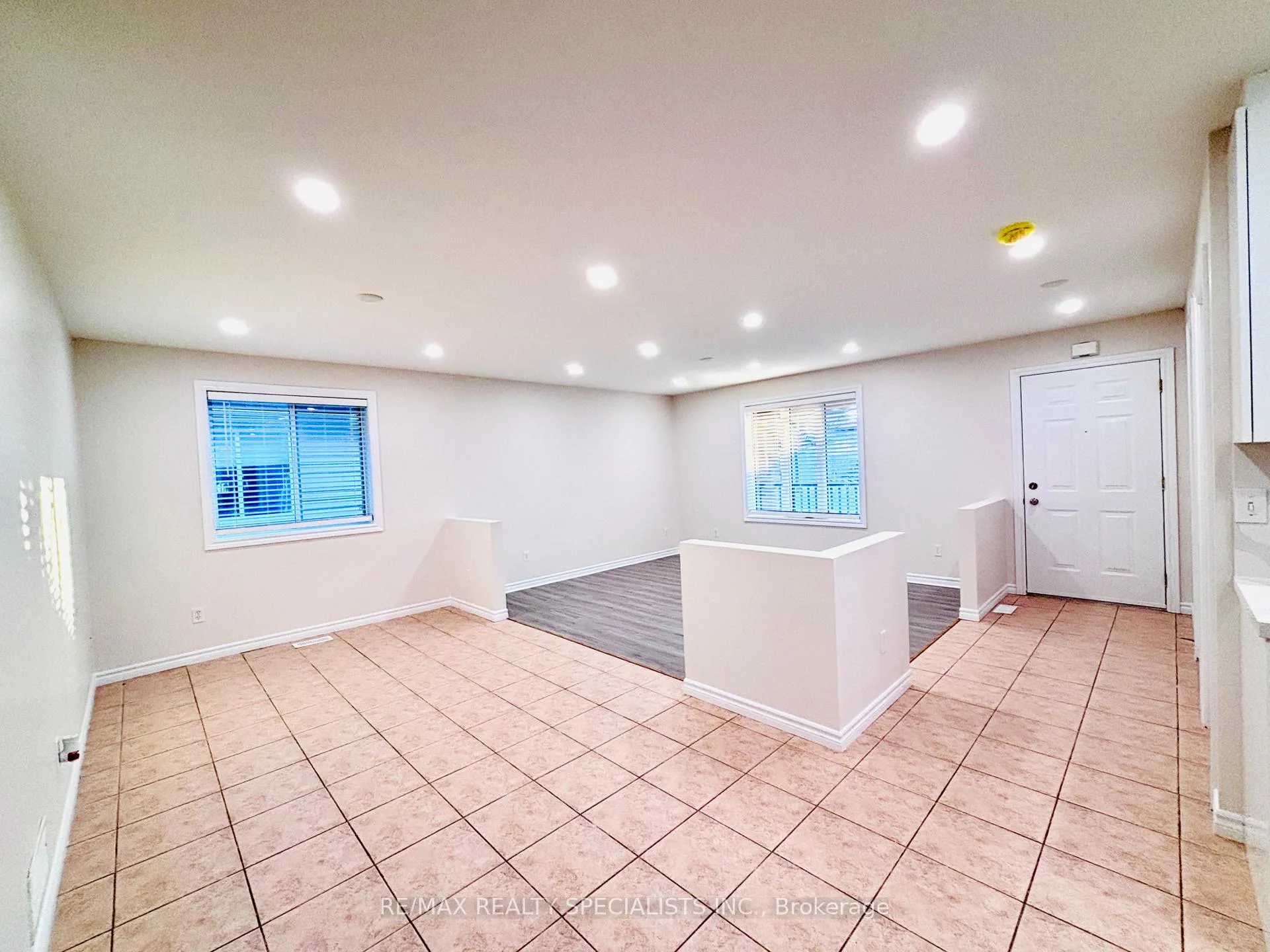 Photo 9 of 2488 Gatwick Avenue, Windsor — HOMEH