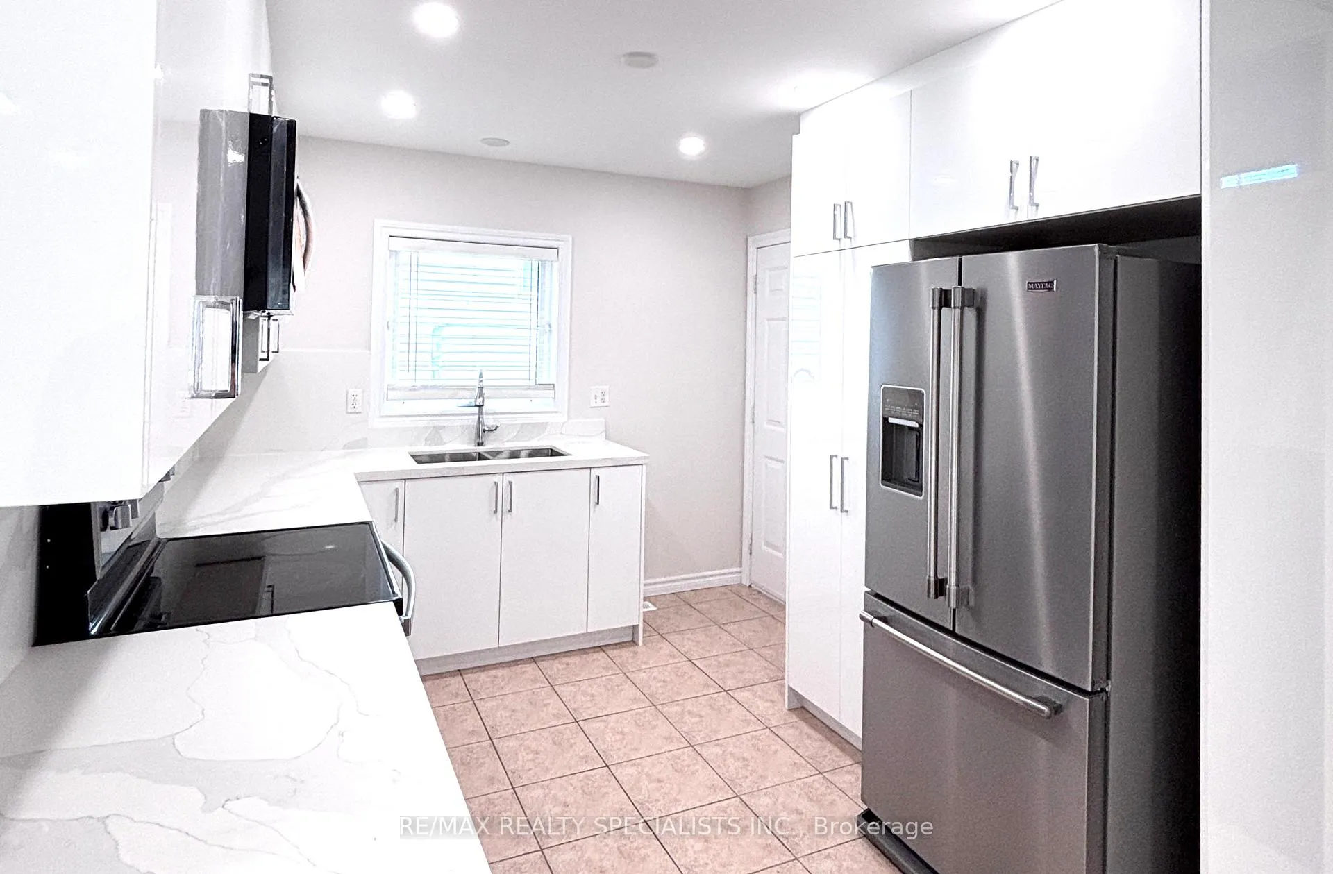 Photo 13 of 2488 Gatwick Avenue, Windsor — HOMEH