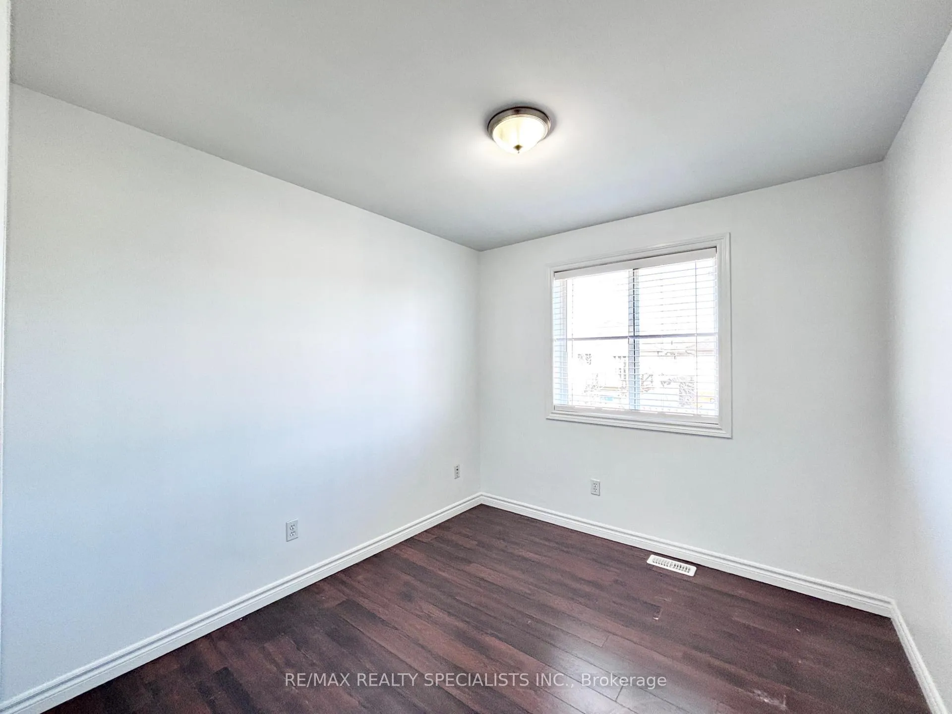 Photo 17 of 2488 Gatwick Avenue, Windsor — HOMEH