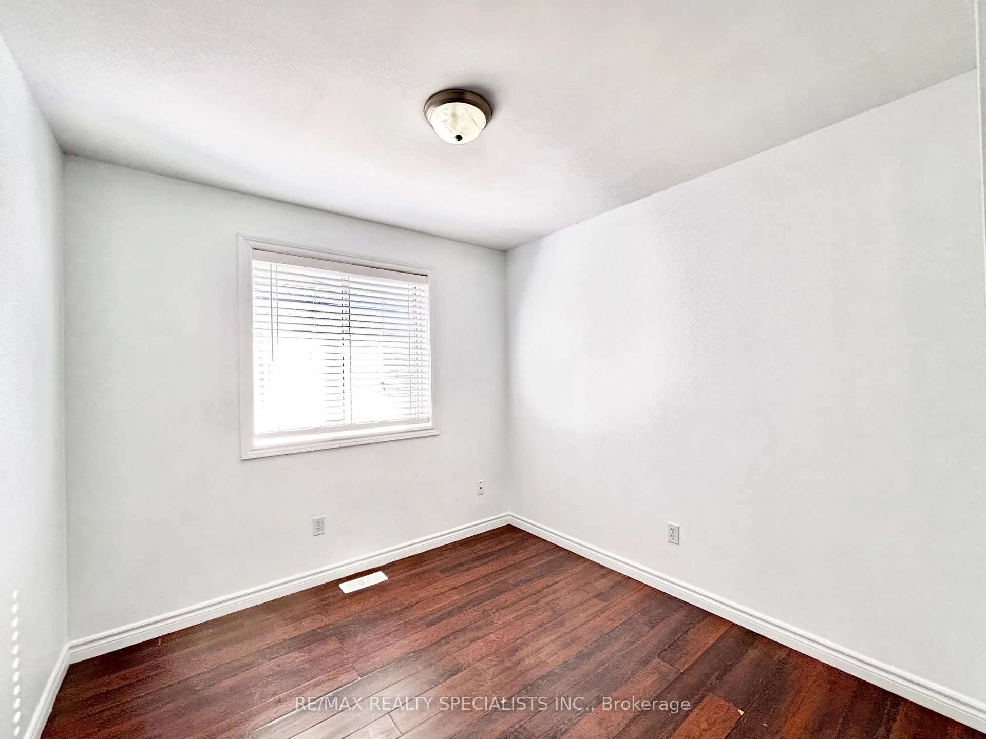 Photo 19 of 2488 Gatwick Avenue, Windsor — HOMEH