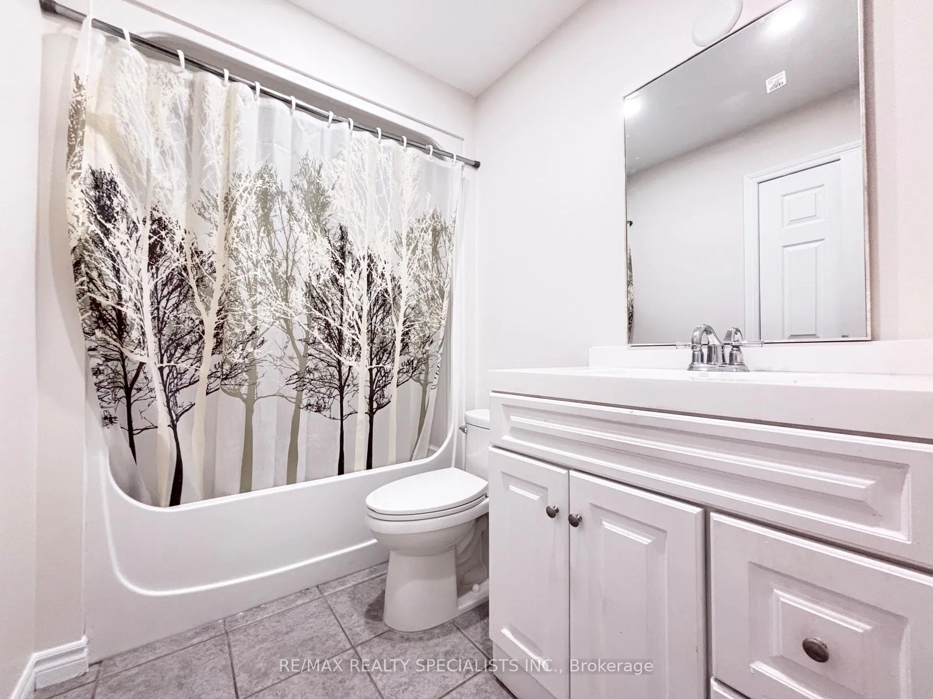 Photo 20 of 2488 Gatwick Avenue, Windsor — HOMEH