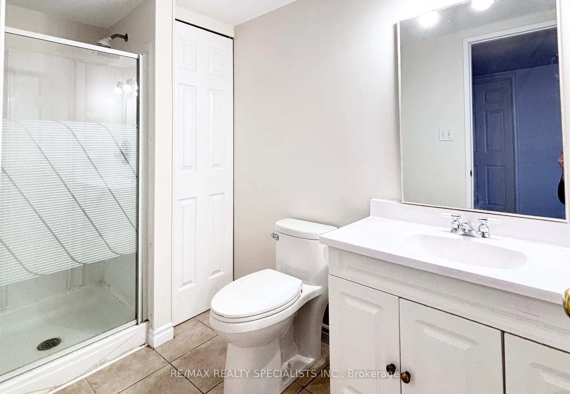 Photo 25 of 2488 Gatwick Avenue, Windsor — HOMEH
