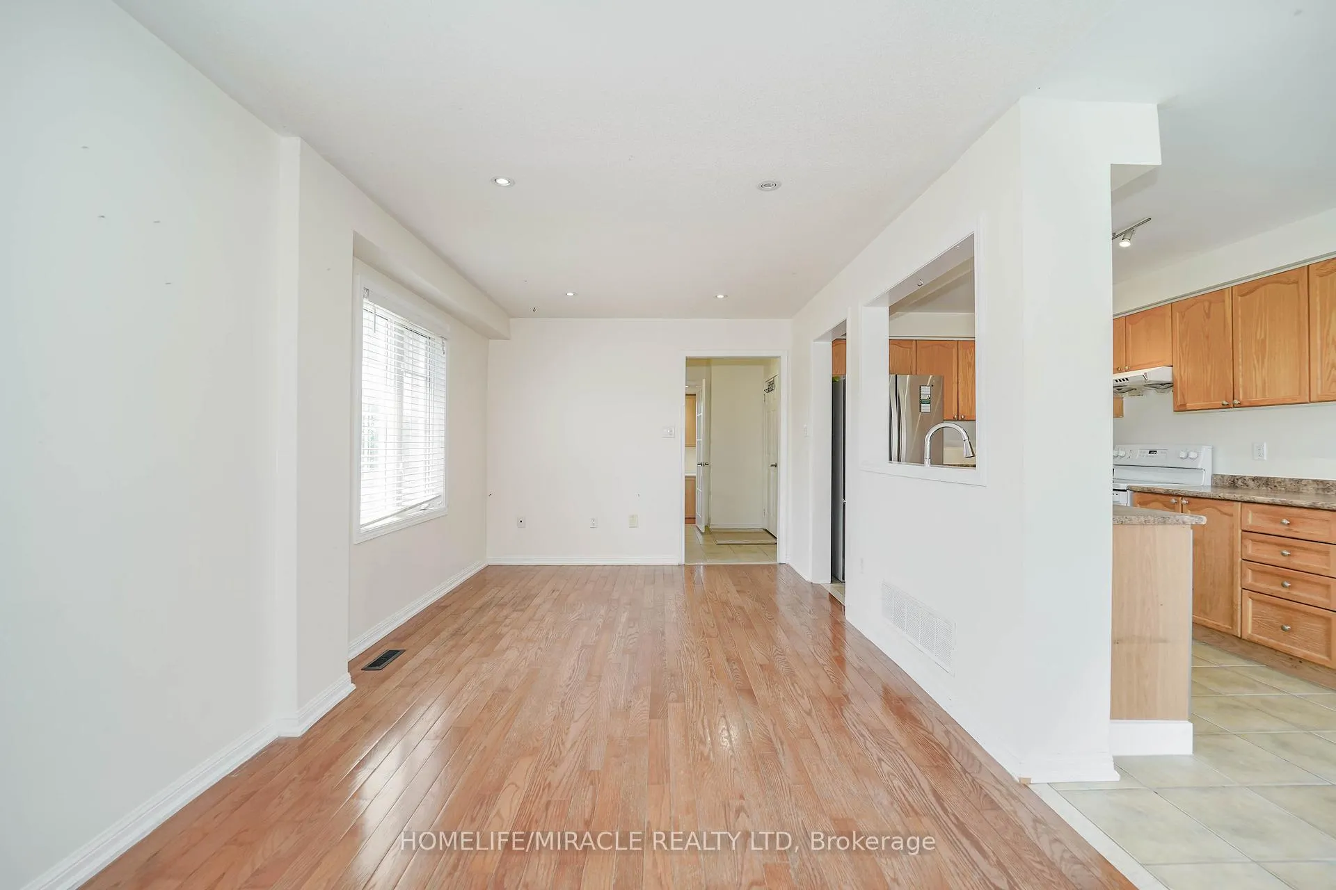 Photo 14 of 95 Kirkland Place, Whitby, Williamsburg — HOMEH