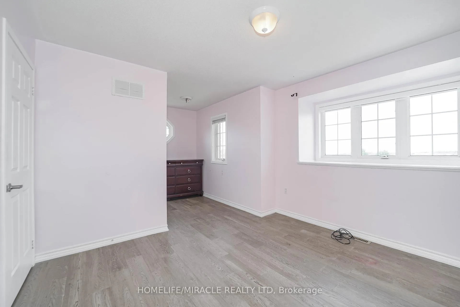 Photo 28 of 95 Kirkland Place, Whitby, Williamsburg — HOMEH