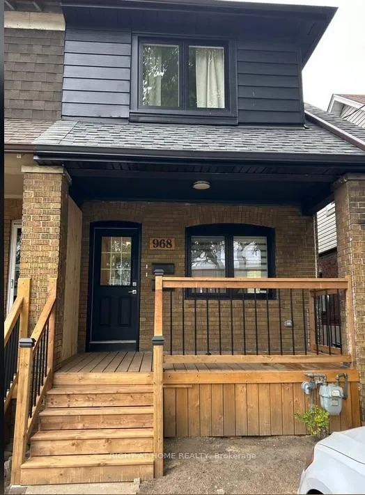 Front of Unit A, 968 carlaw Avenue